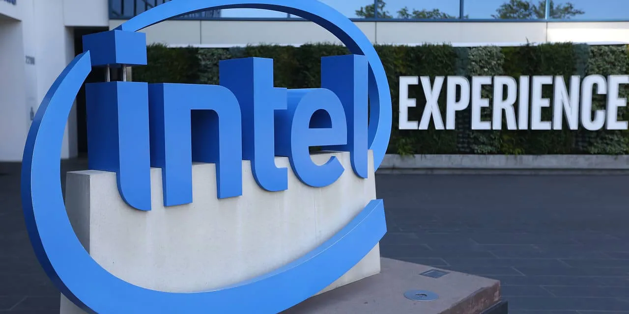 Intel Stock Soars: Better-Than-Expected Earnings Ignite Investor Optimism