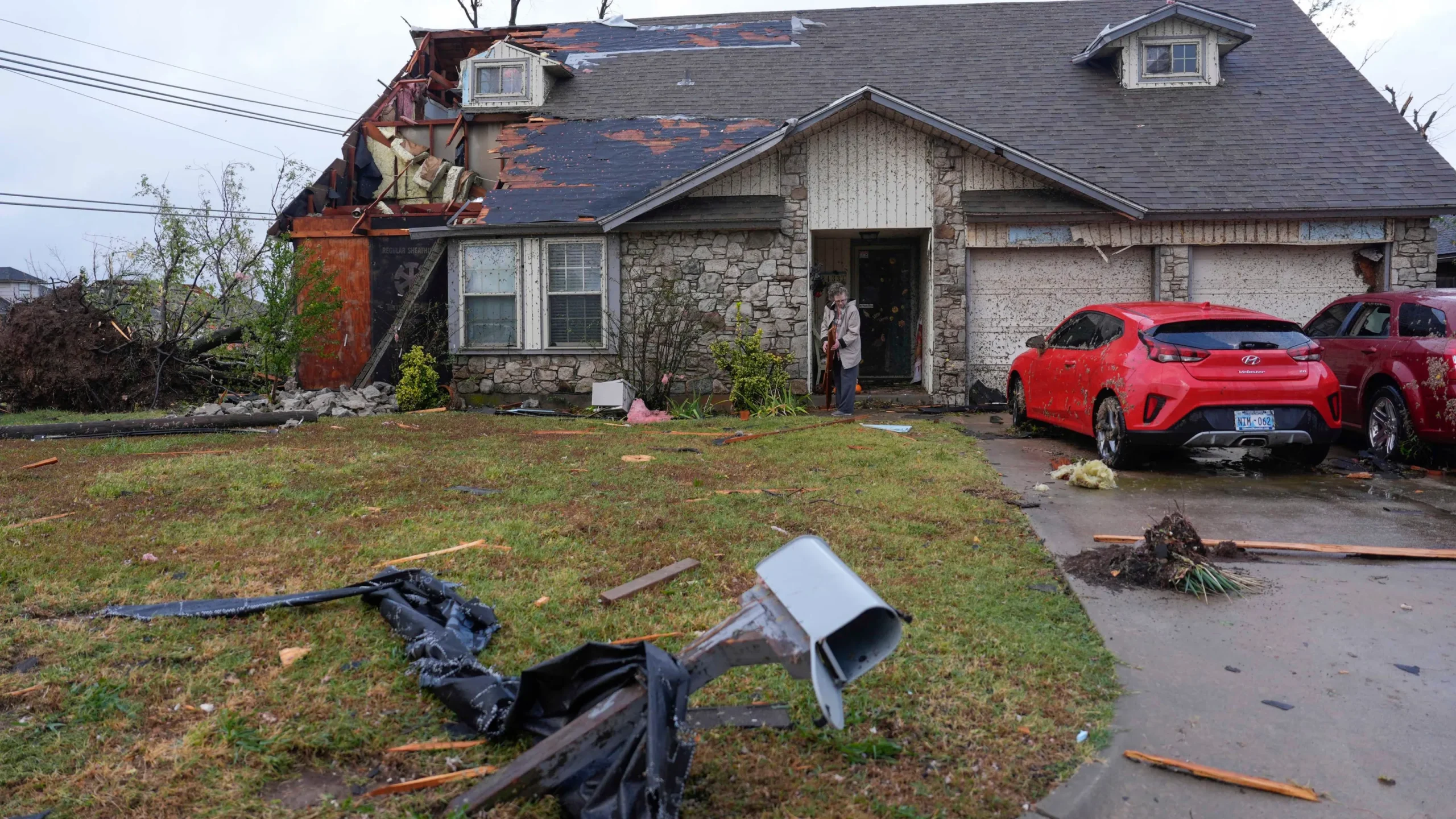 Oklahoma Tornadoes: Night of Destruction Leaves 11 Injured and Thousands Without Power