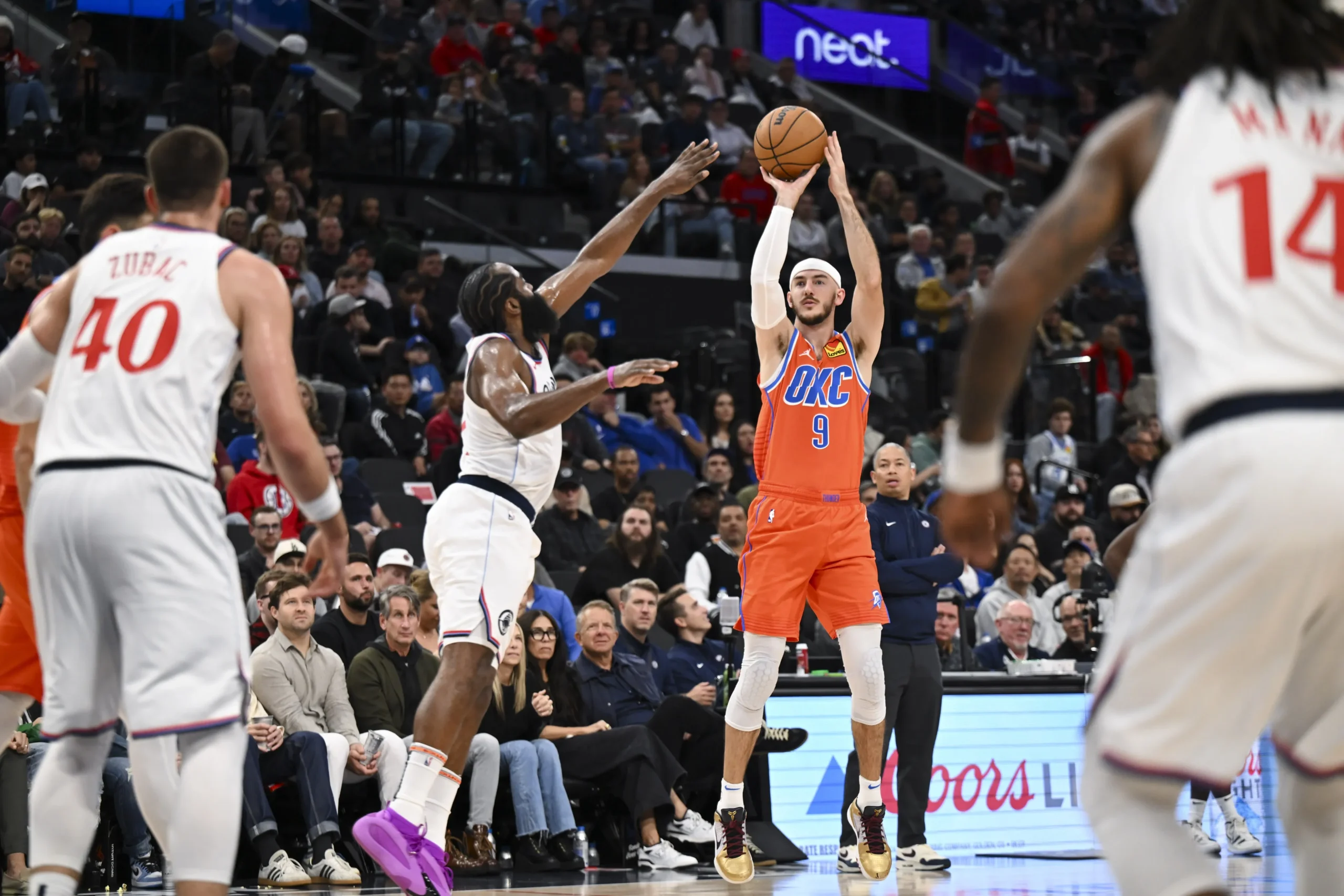 Thunder Dominate Clippers: A Perfect Start to the Season!