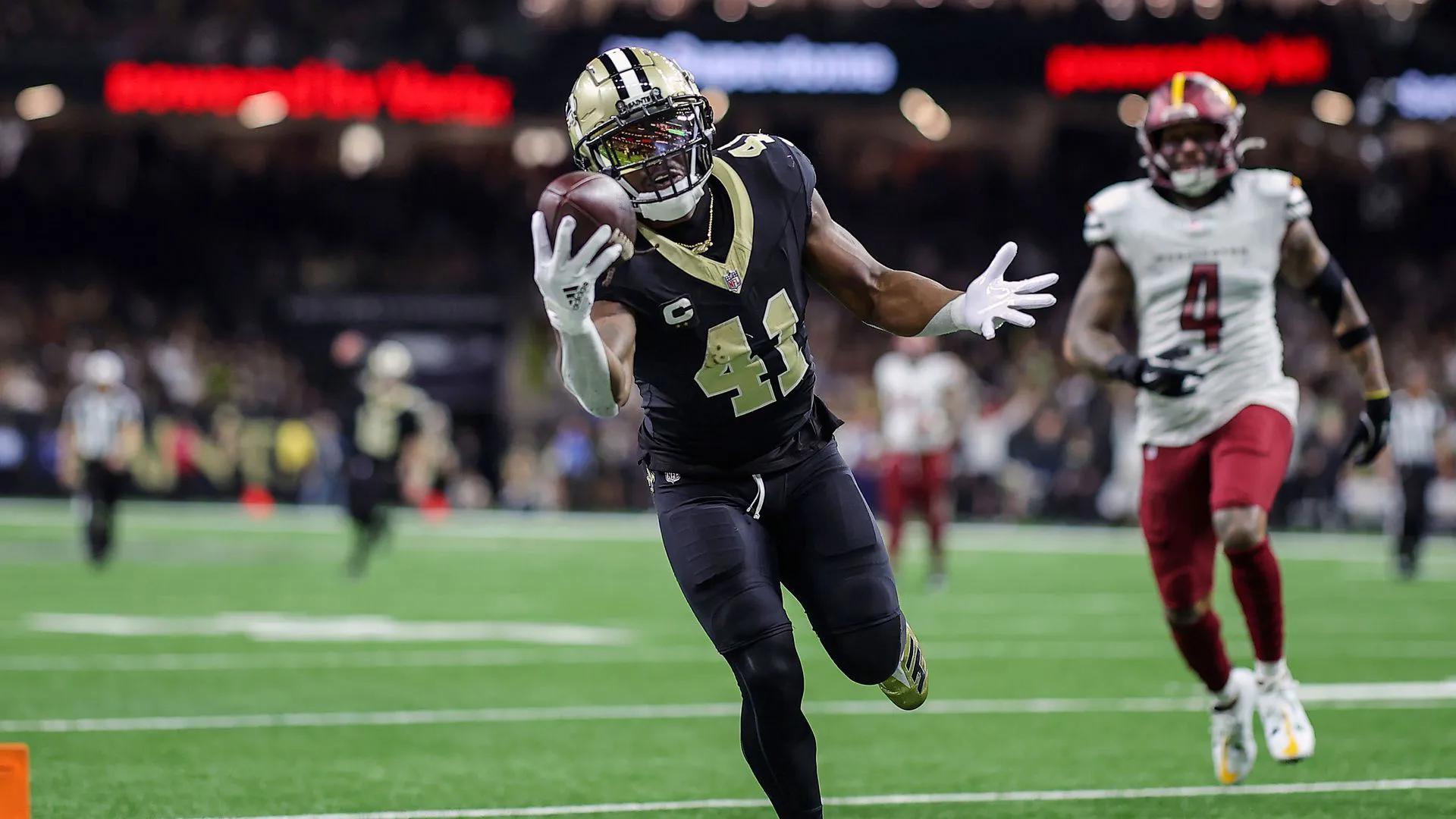 Alvin Kamara on the Verge of Saints History: Will He Become the All-Time Leading Rusher Today?