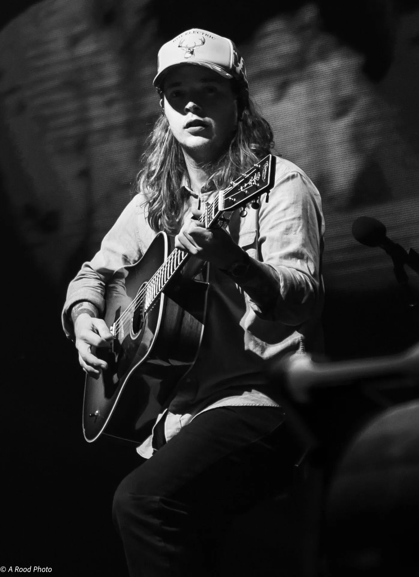 Billy Strings: The Bluegrass Sensation Taking America by Storm!