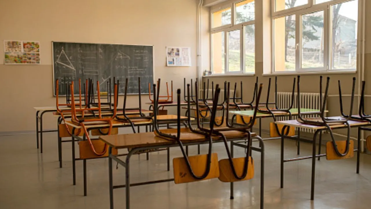 Breaking: Thousands of US Schools to Shut Down Tomorrow - Is Yours on the List?