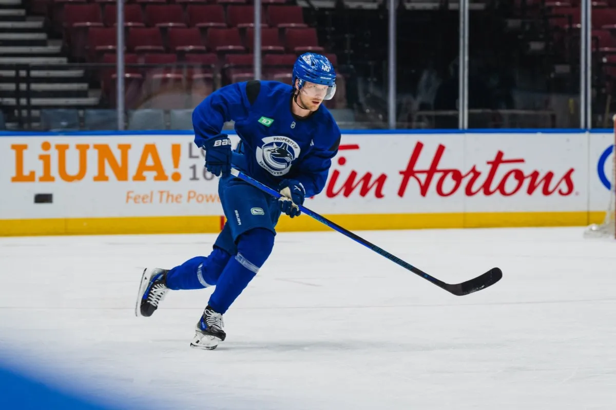Canucks Fall Short: Golden Knights Rally for a 3-1 Victory in Thrilling Showdown