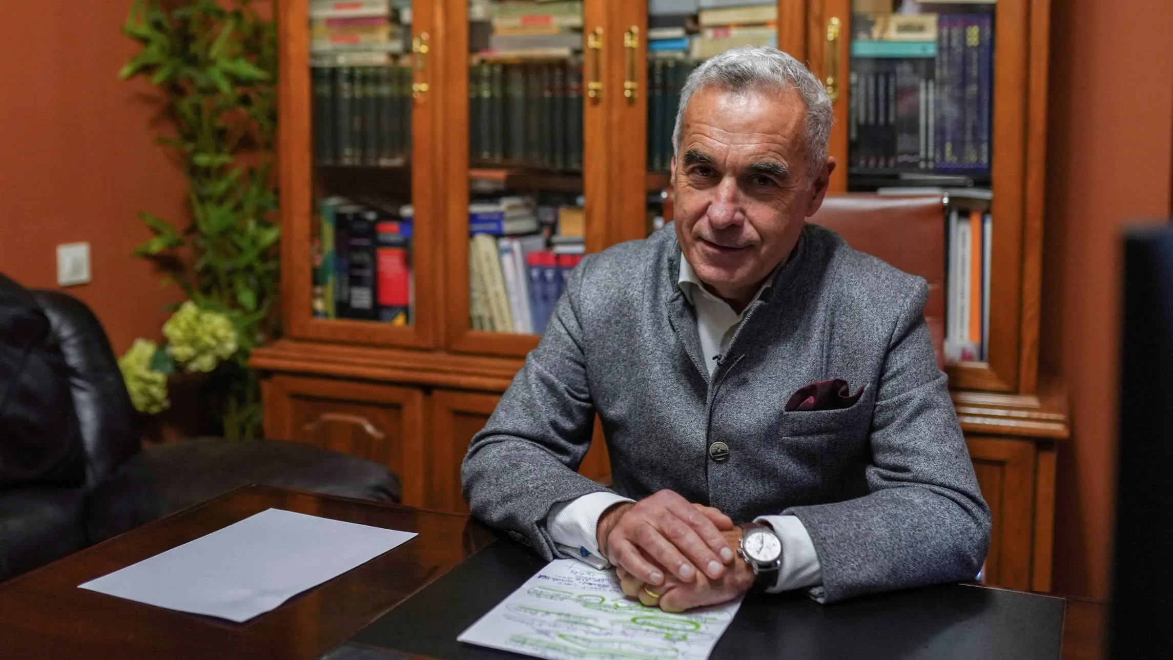 Chaos in Romania: Court Shocks Nation by Annuling Presidential Election Results!