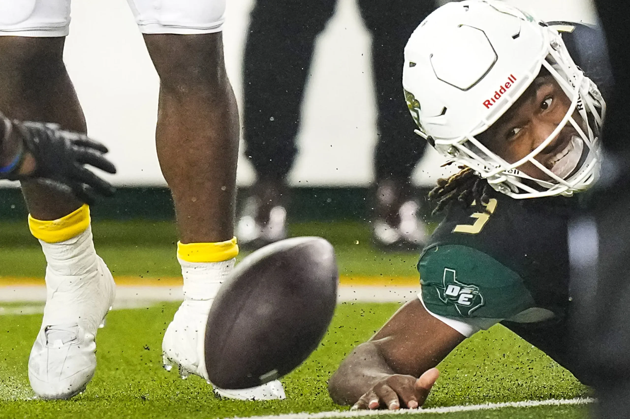 DeSoto Football: Record-Breaking Star Shines in Area Round Showdown!