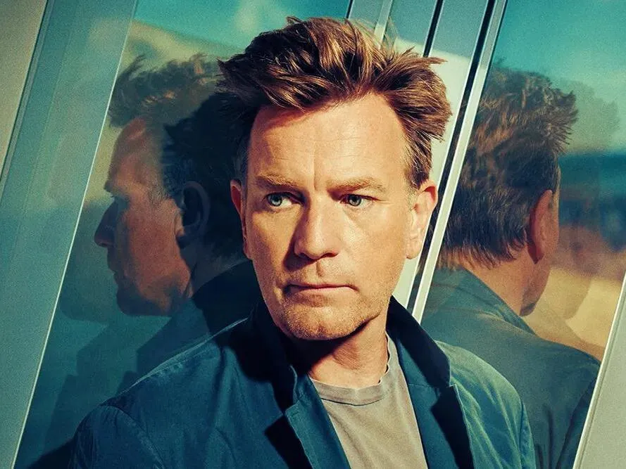 Ewan McGregor's Stunning Return to the Stage After 17 Years!
