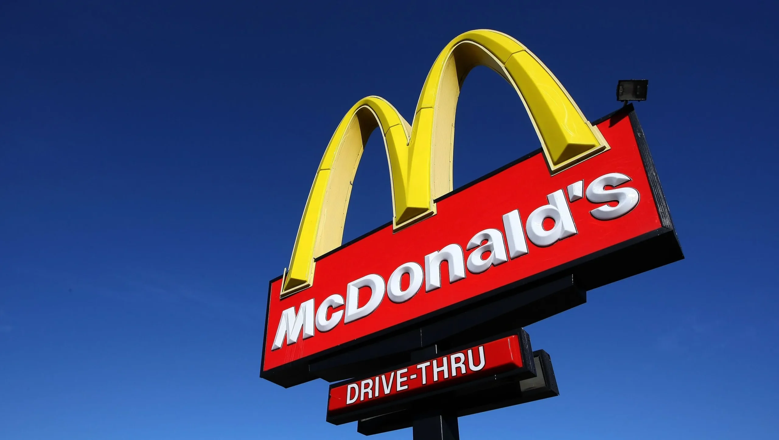 Fast Food on Christmas: Discover Which Chains Are Open for Holiday Cravings!