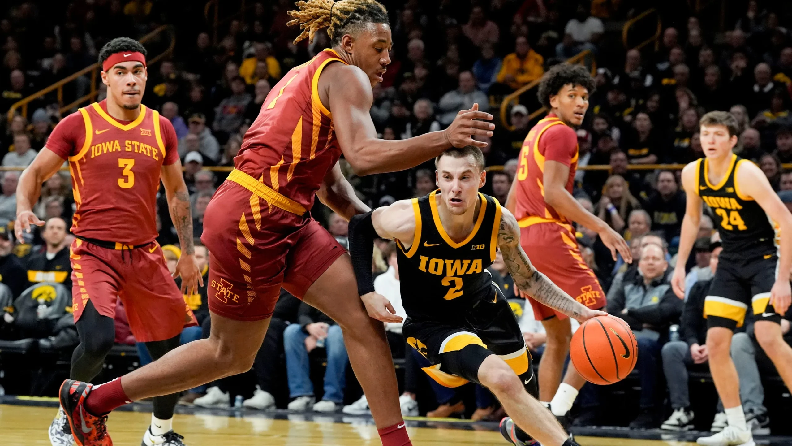 Hawkeyes' Heartbreaker: Iowa Men's Basketball Falls Just Short Against Michigan