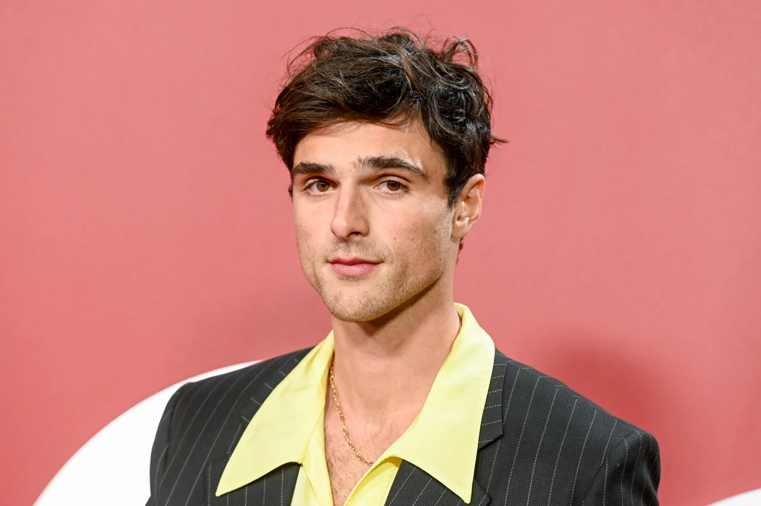 Jacob Elordi's New Beard: Love It or Hate It? The Internet Weighs In!