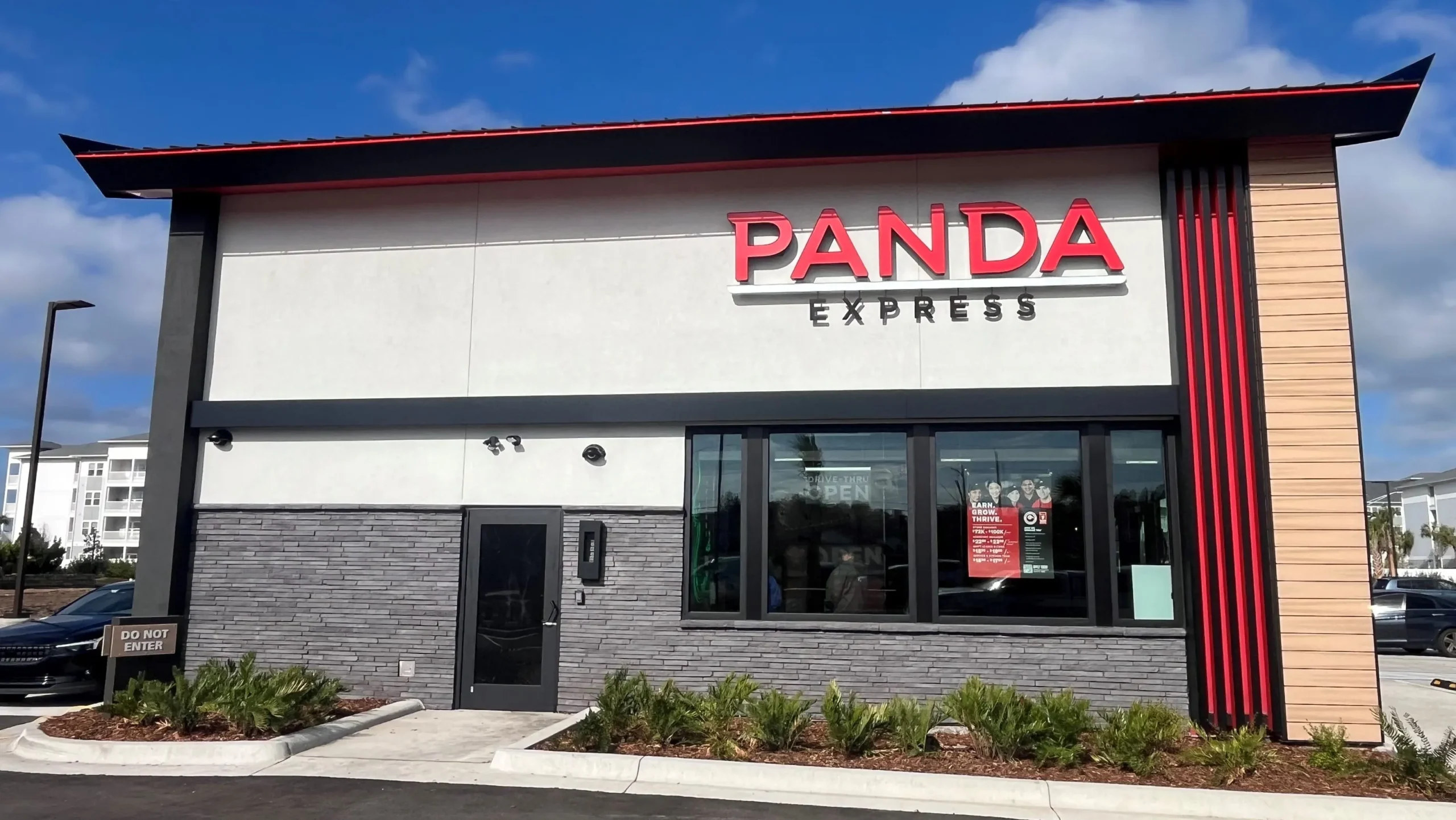Panda Palooza: The Adorable Return of Giant Pandas to the U.S.!