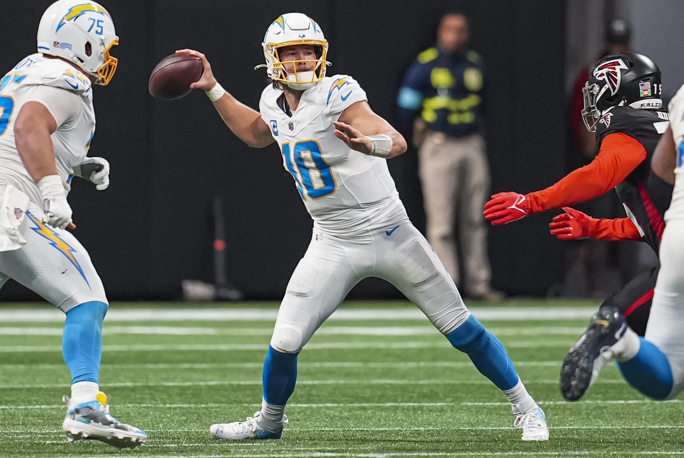 Showdown Sunday: Chargers Aim to Shock Chiefs in AFC West Clash!
