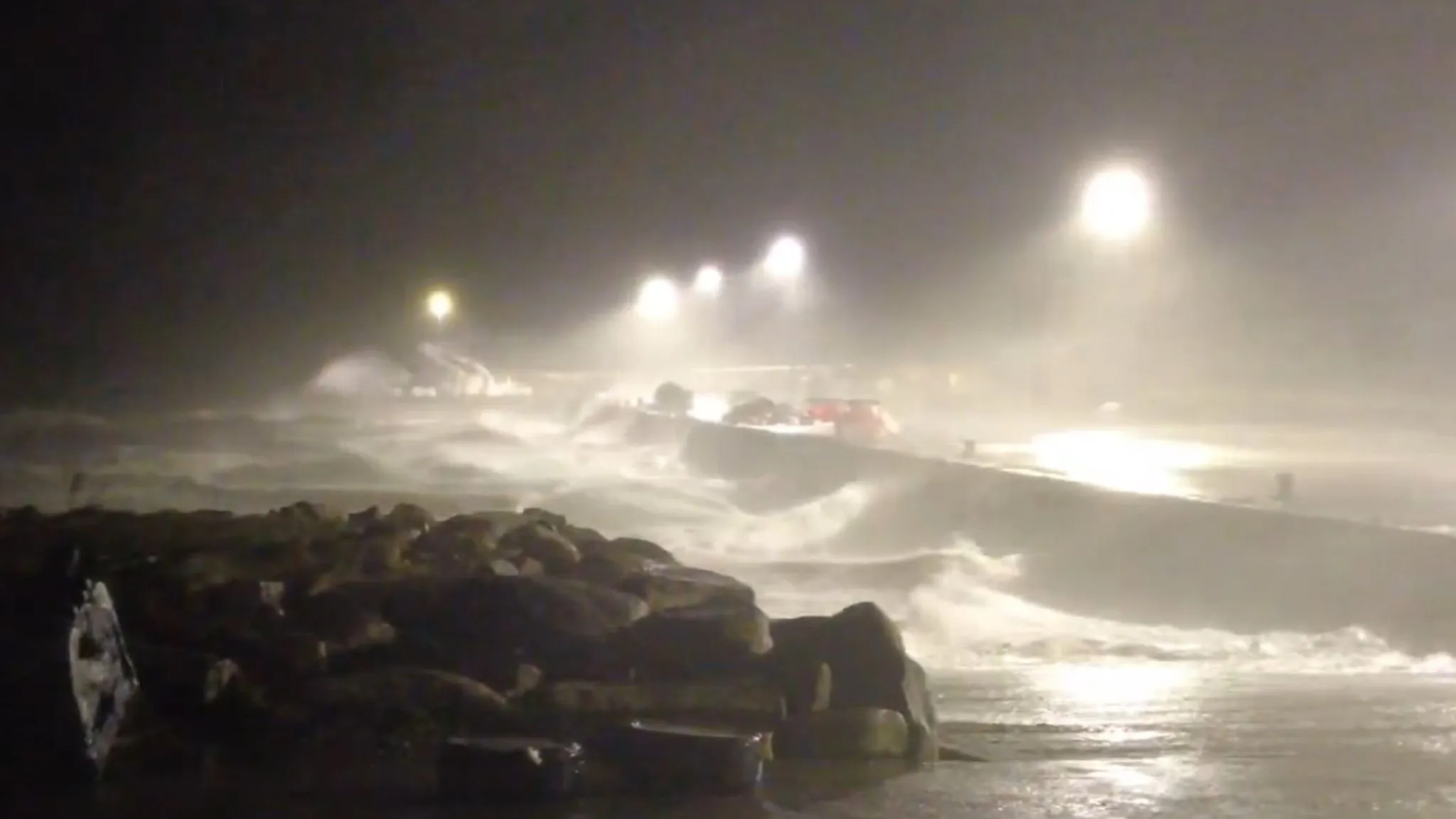 Storm Darragh Unleashes Chaos: Red Weather Warnings Issued Across the U.S.