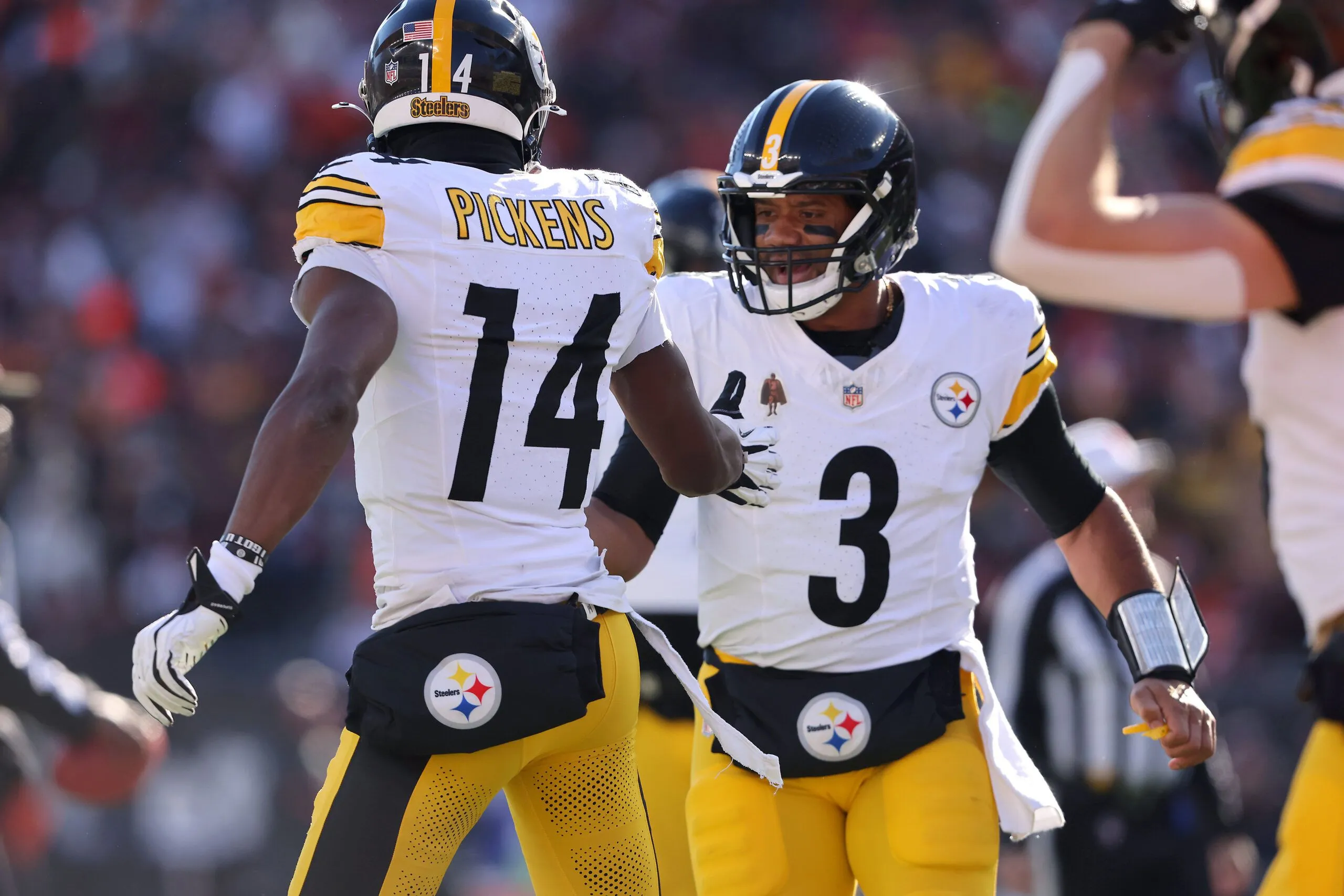 Unlock Your Fantasy Victory: Must-See Week 14 Rankings Revealed!
