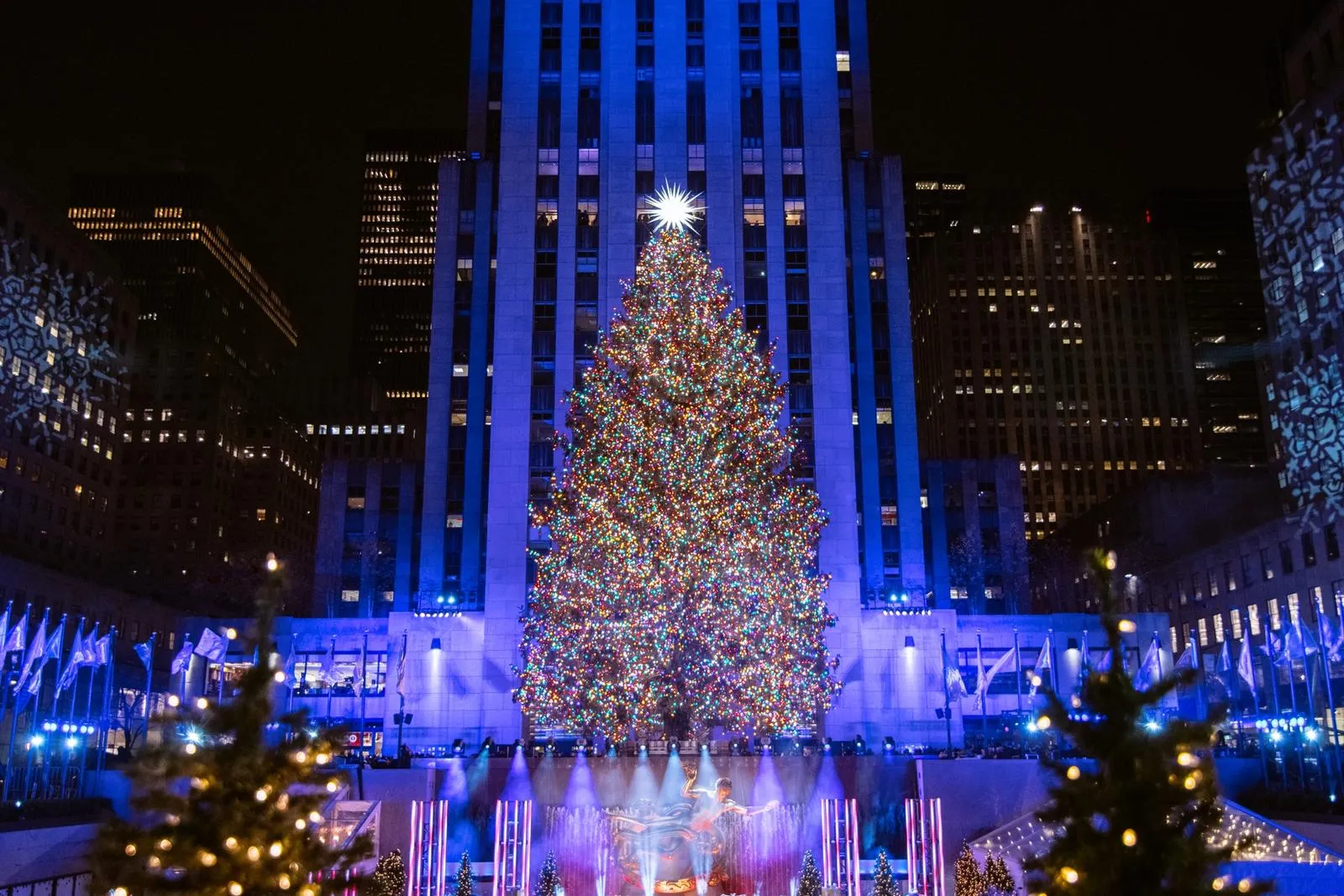 Unveiling the Magic: Why Rockefeller Center is the Must-See Destination This Winter!