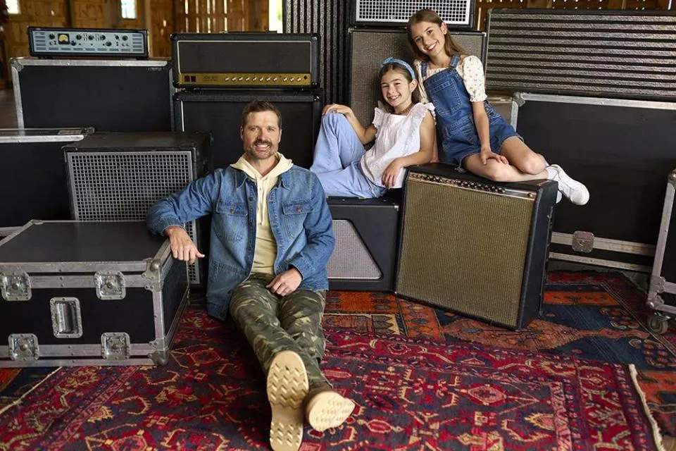 Walker Hayes: How a TikTok Dance with His Daughter Sparked a Country Music Revolution!