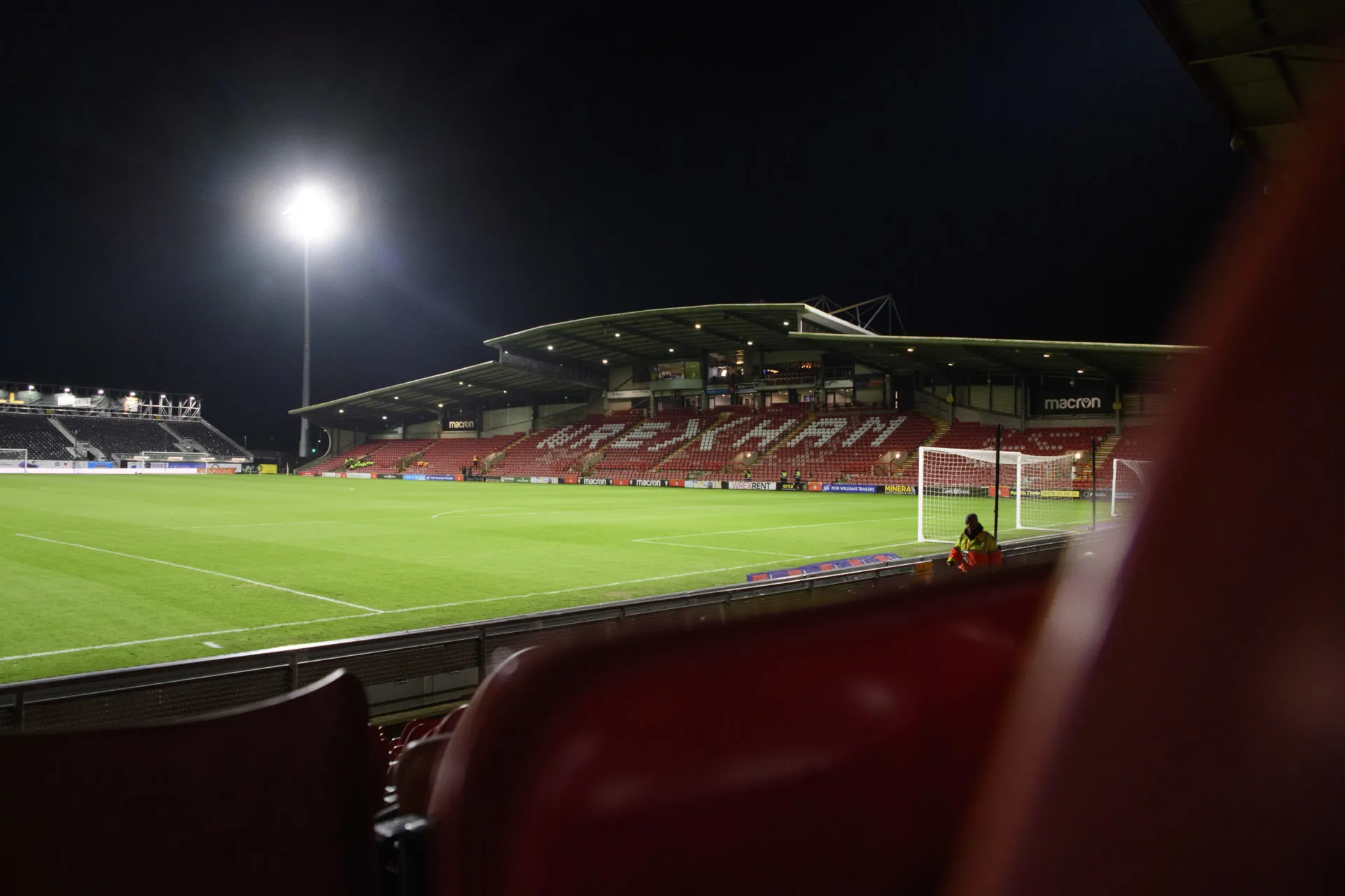 Wrexham vs Barnsley: Can the Underdogs Pull Off a Stunning Upset Tonight?