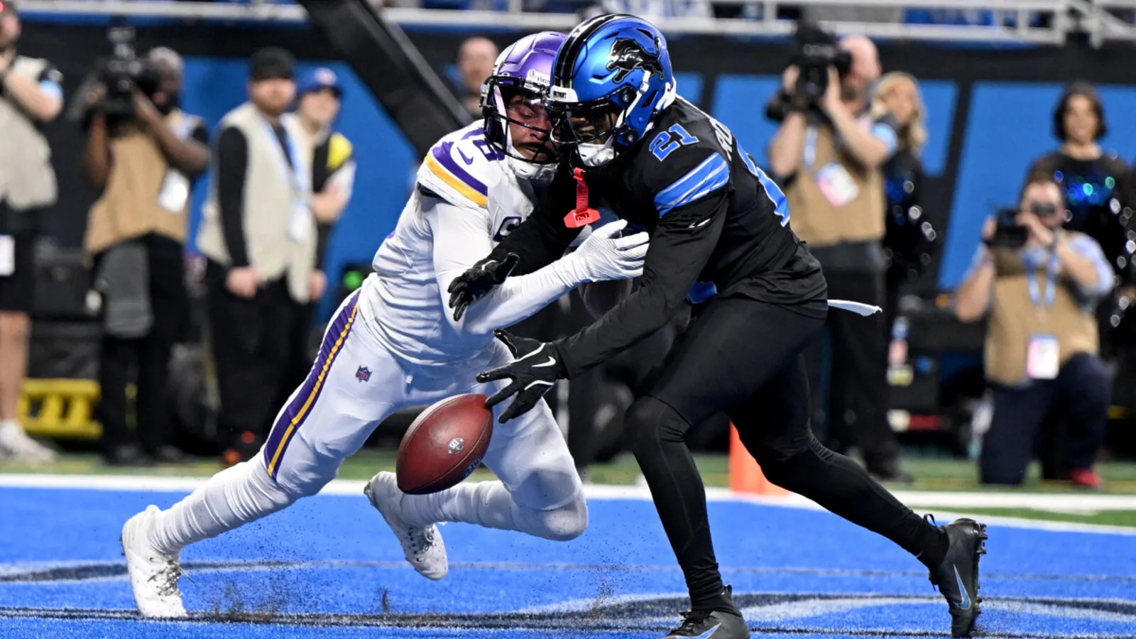 Amik Robertson: The Rising Star Shaking Up the NFL Landscape!