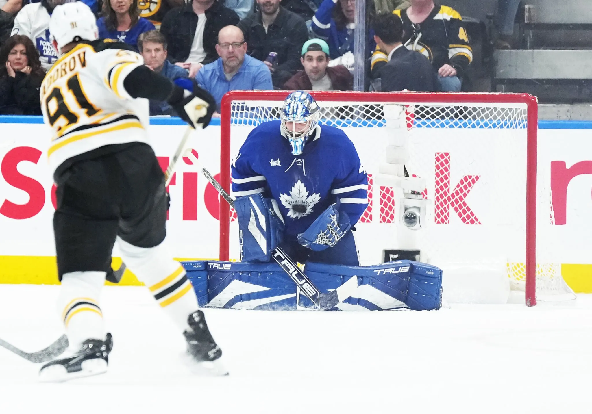 Bruins vs. Maple Leafs: A Clash of Titans in the NHL Showdown!