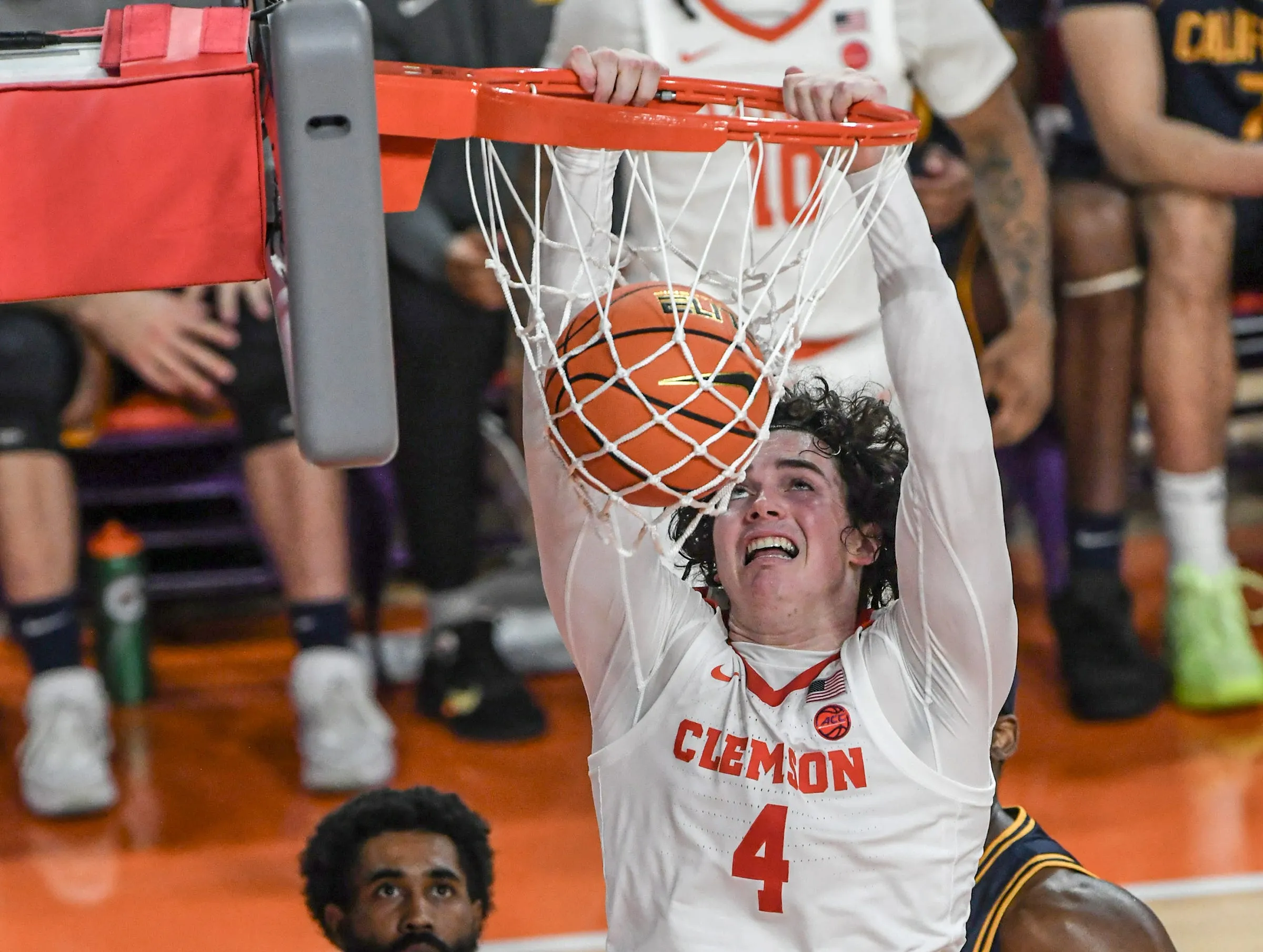 Clash of Titans: Clemson vs. Louisville - Who Will Prevail in This Epic Showdown?