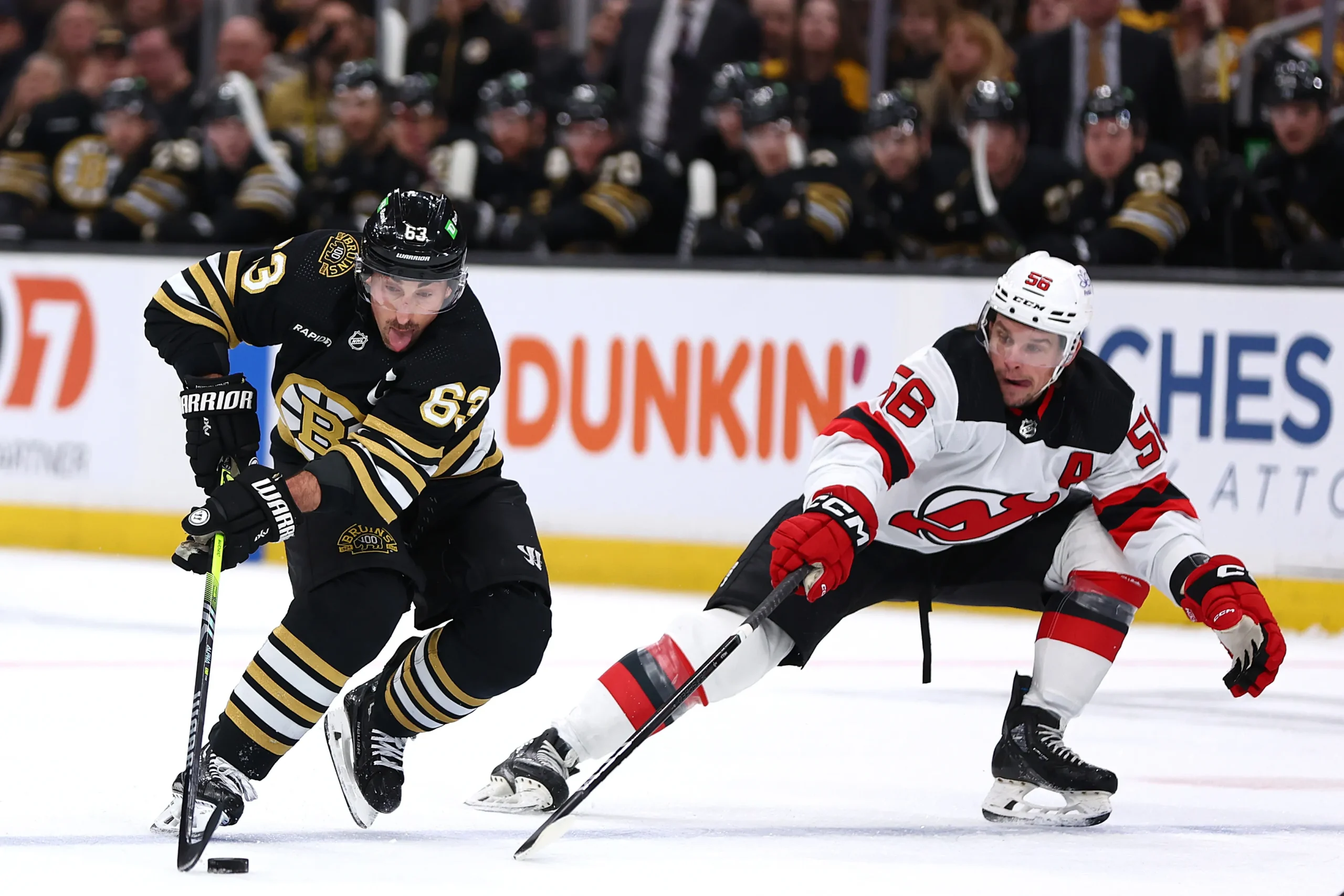 Devils Dominate Bruins 5-1: A Game to Forget for Boston