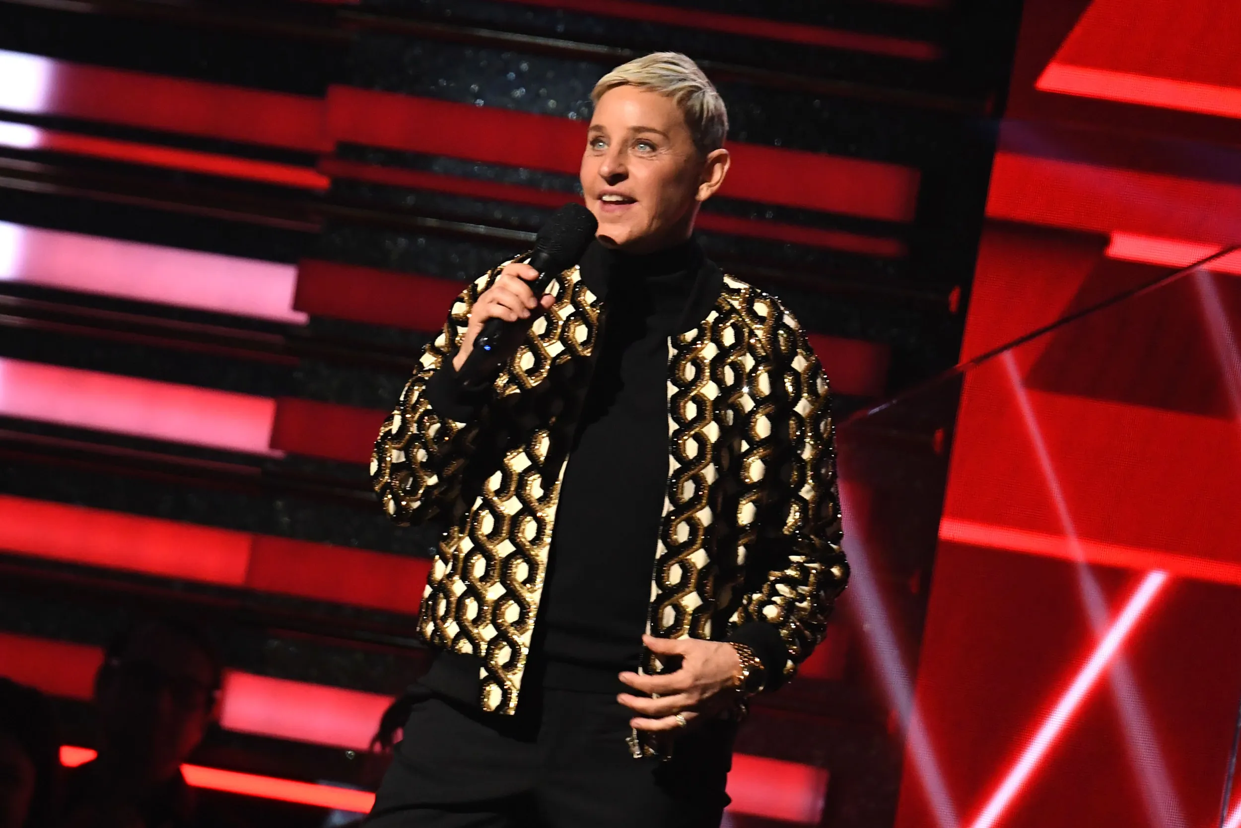 Ellen DeGeneres Unveils Stunning Transformation: What’s Behind Her New Look?