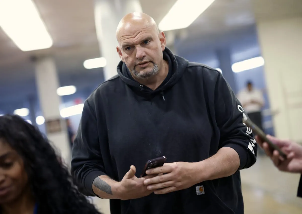 Fetterman Steals the Show in Hoodie and Shorts at Trump's Inauguration