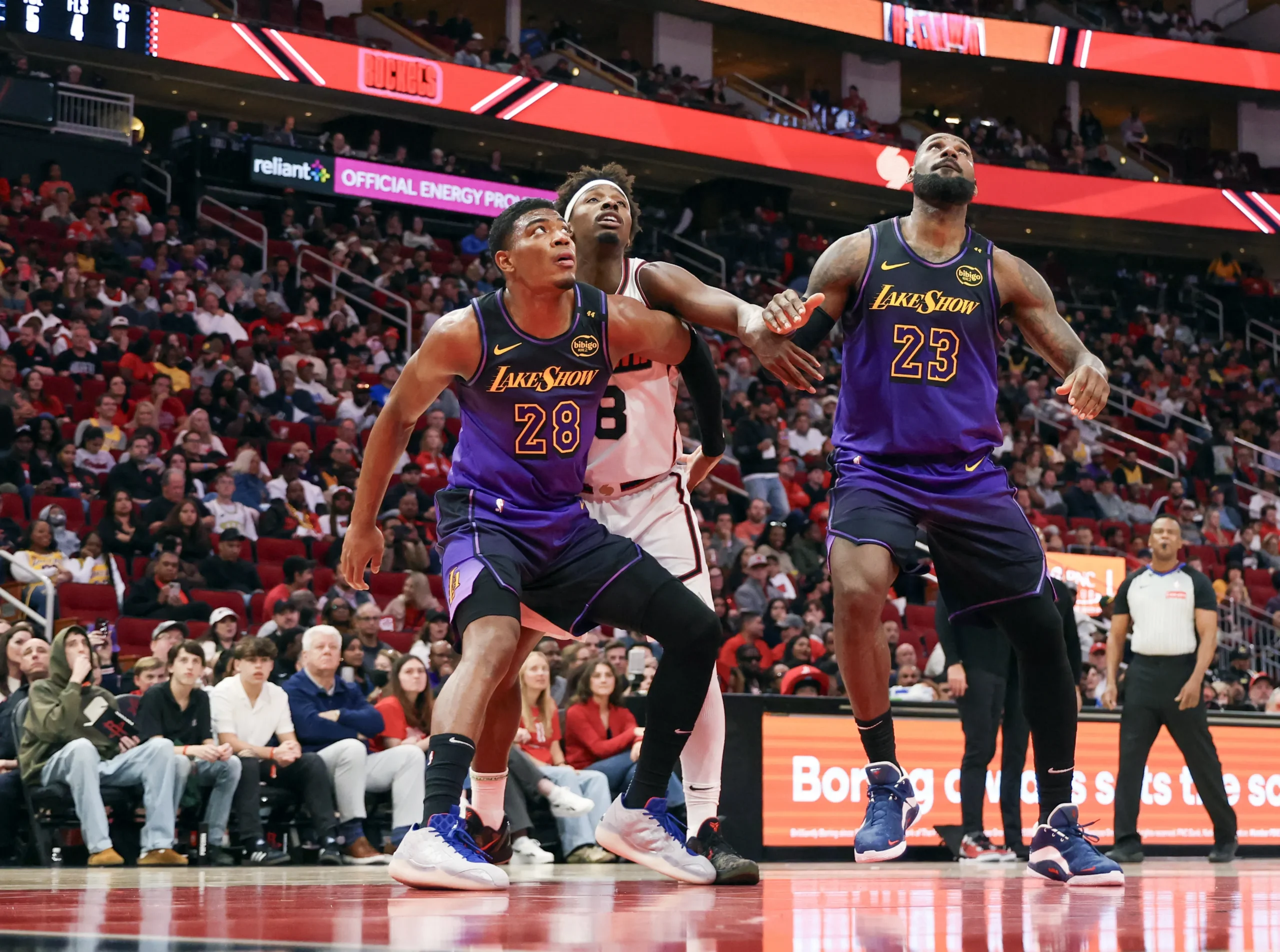 Lakers vs. Mavericks: Can LeBron Lead LA to Victory Against a Struggling Dallas Team?