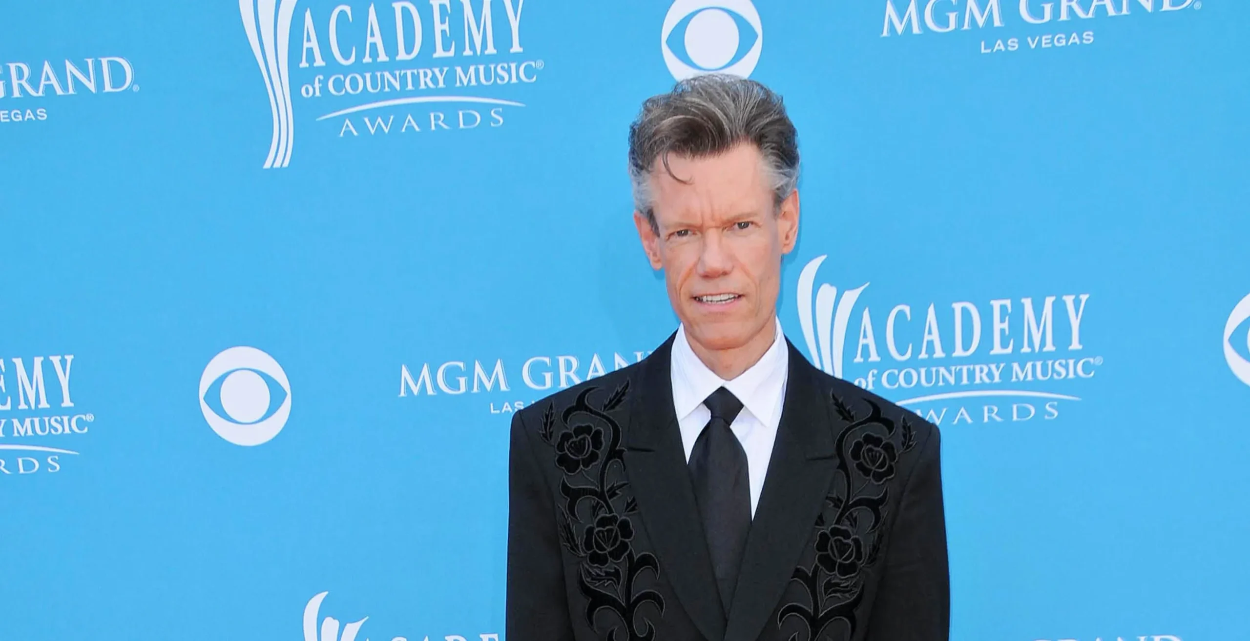 Randy Travis: The Country Legend Who Defied the Odds and Reclaimed His Voice