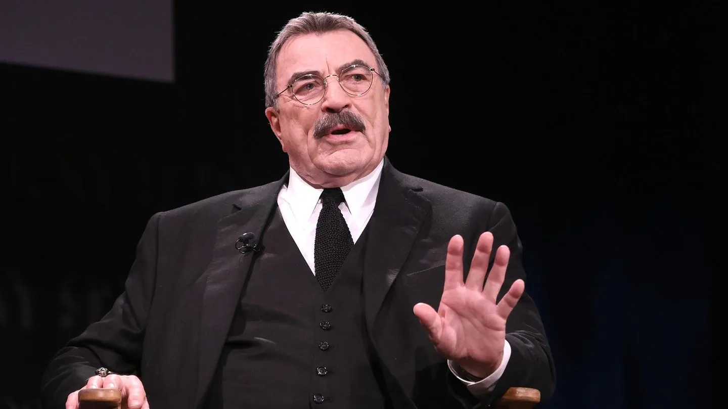 Tom Selleck Shocks Fans: Reveals He’s Never Used Email or Text!