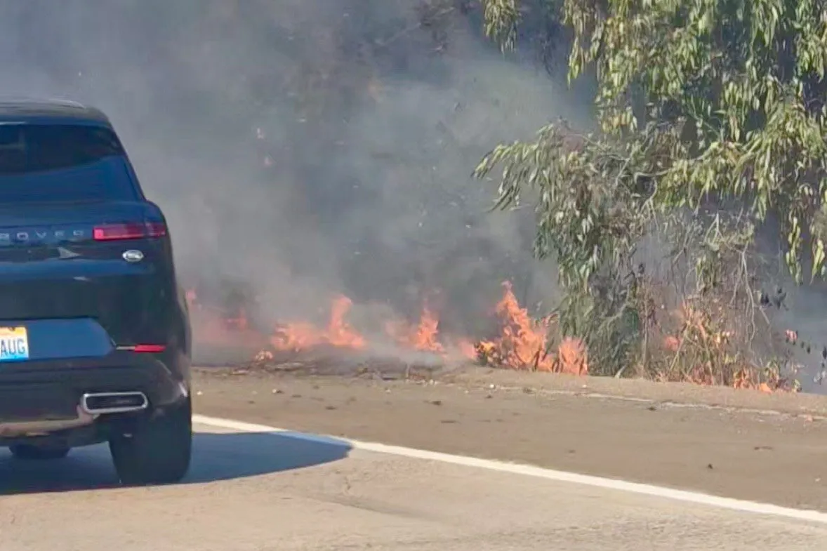 Urgent: La Jolla Fire Forces Evacuations as Flames Rage Near Homes