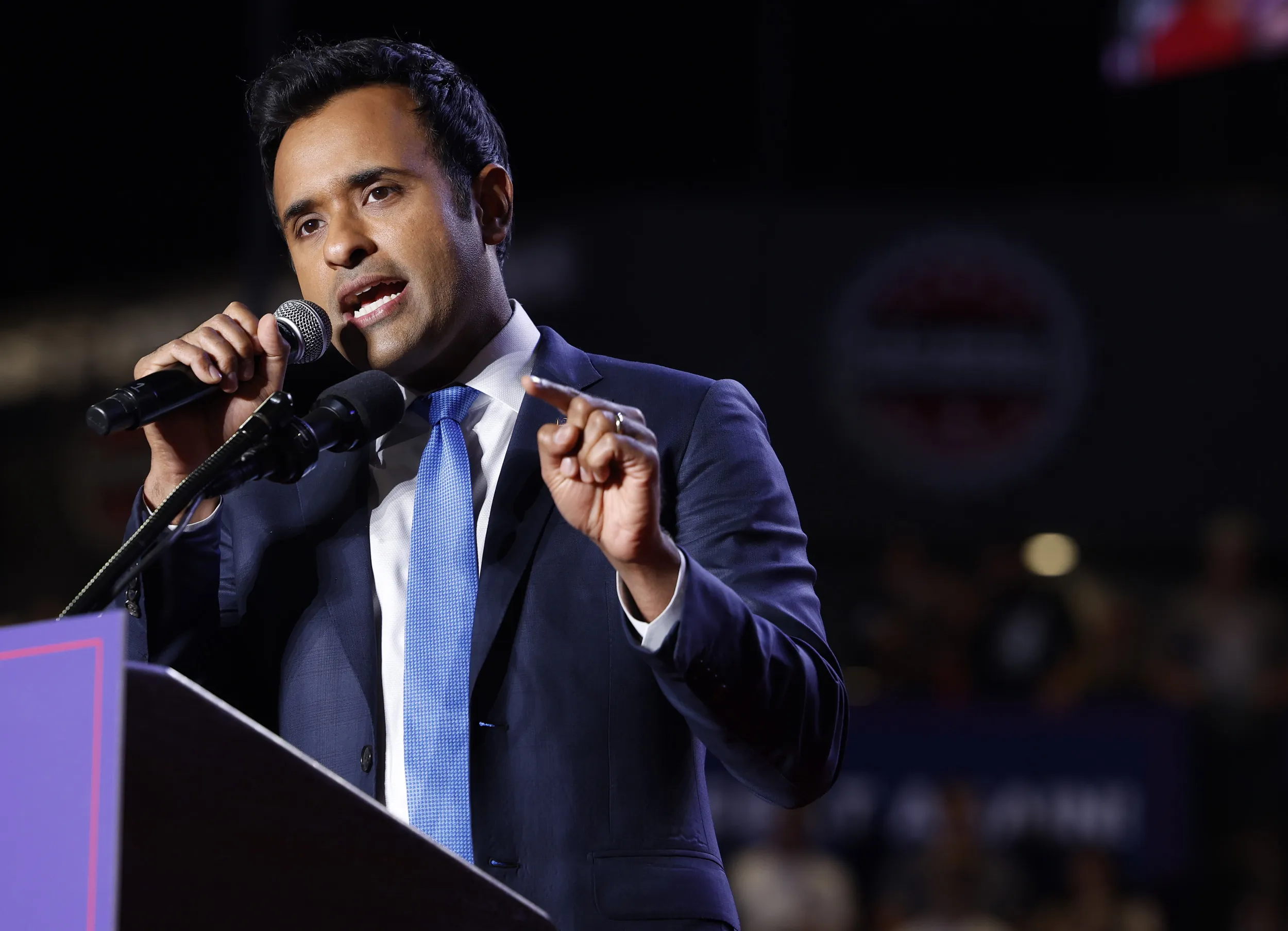 Vivek Ramaswamy Exits Trump's DOGE, Sets Sights on Ohio Governor's Race!