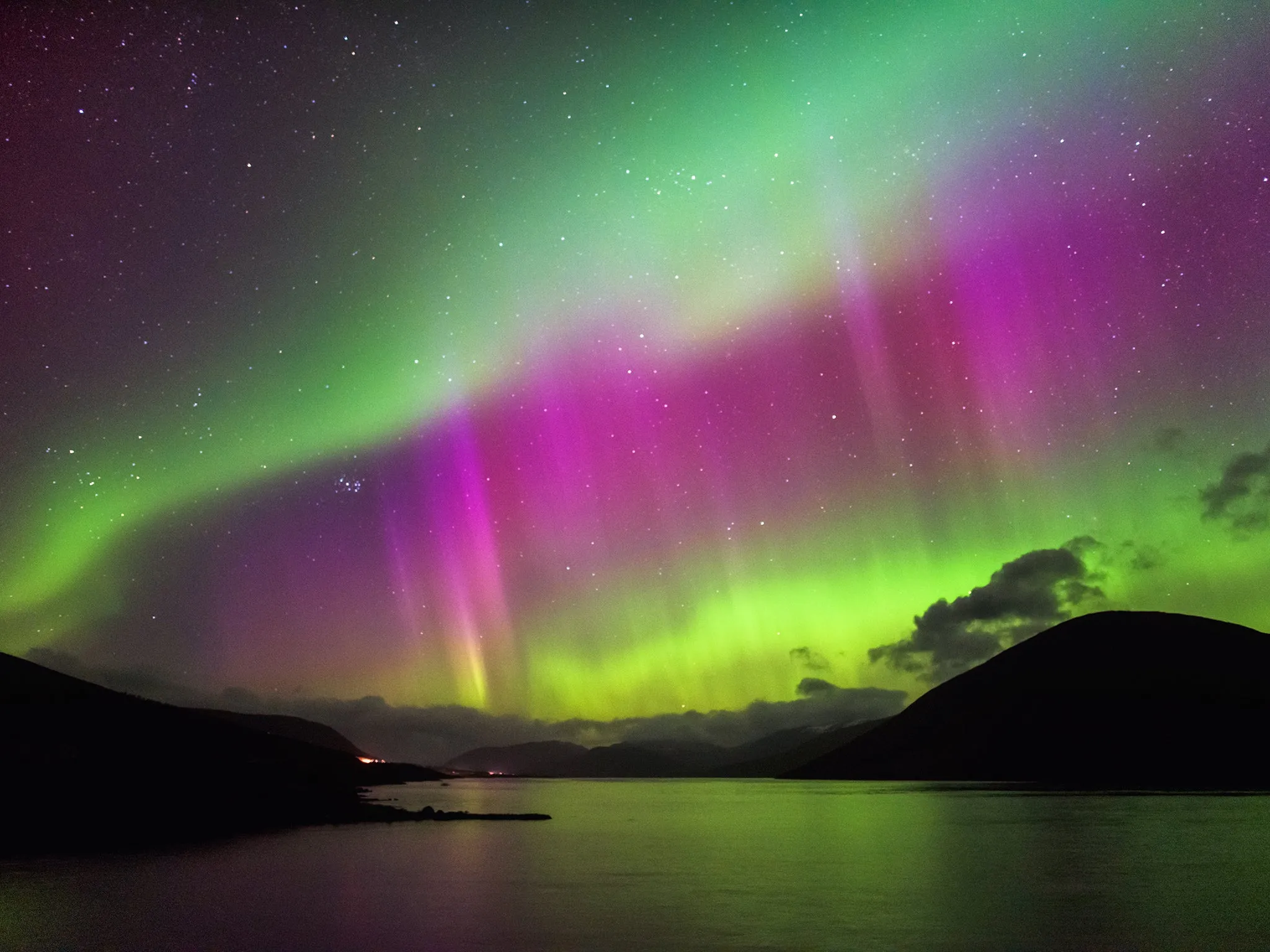 Don't Miss the Northern Lights: Stunning Auroras Visible Across the U.S. Tonight!