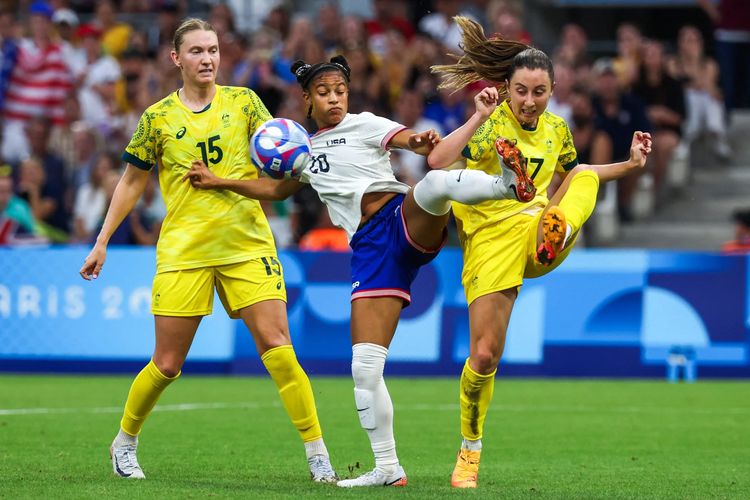 Lindsey Heaps: The Rising Star Transforming Women's Soccer in America!