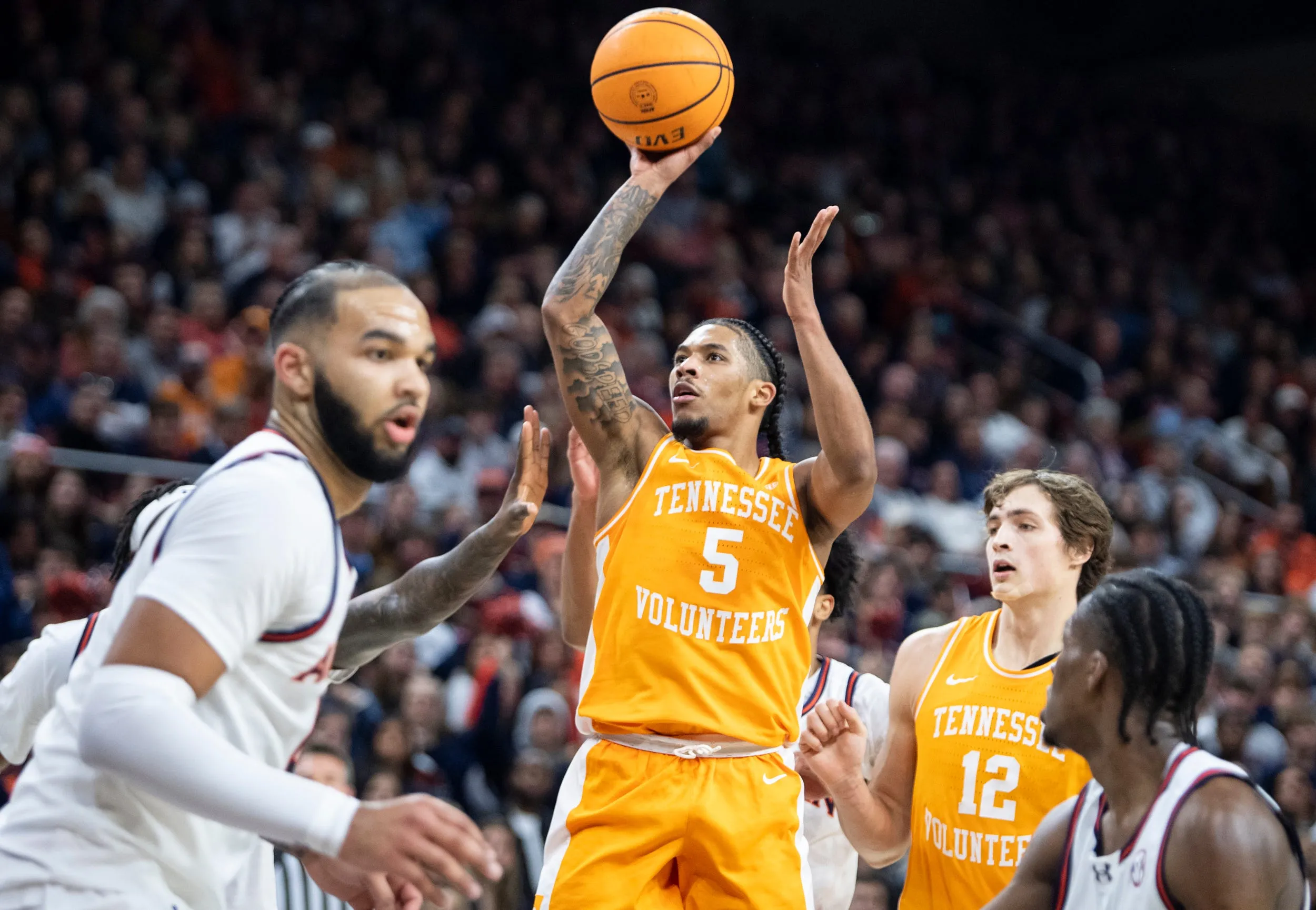 Can Tennessee Upset Auburn? Expert Predictions for SEC Showdown!