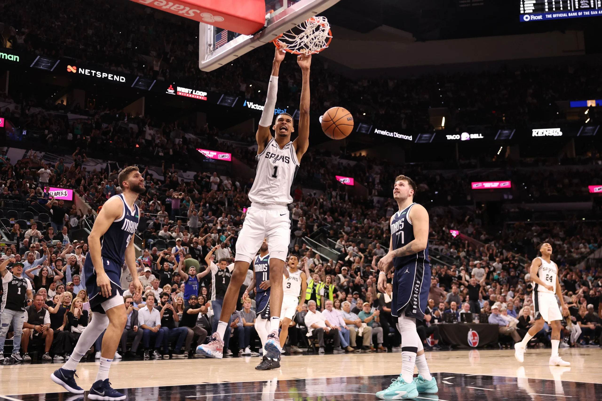 Clash of Titans: Mavericks and Spurs Battle for Playoff Hopes!
