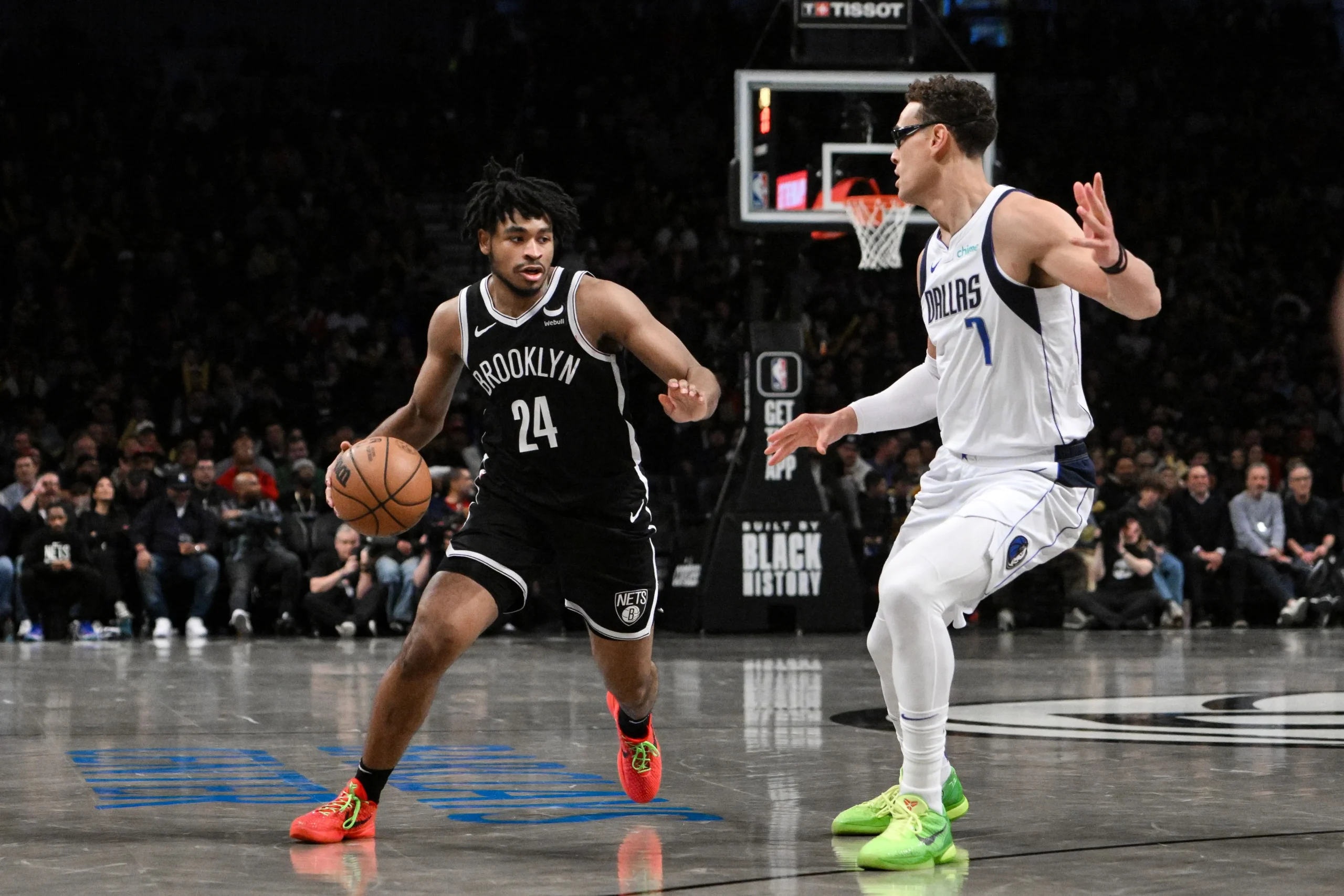 Clash of Titans: Mavericks vs. Nets - Will Davis Make a Game-Changing Return?