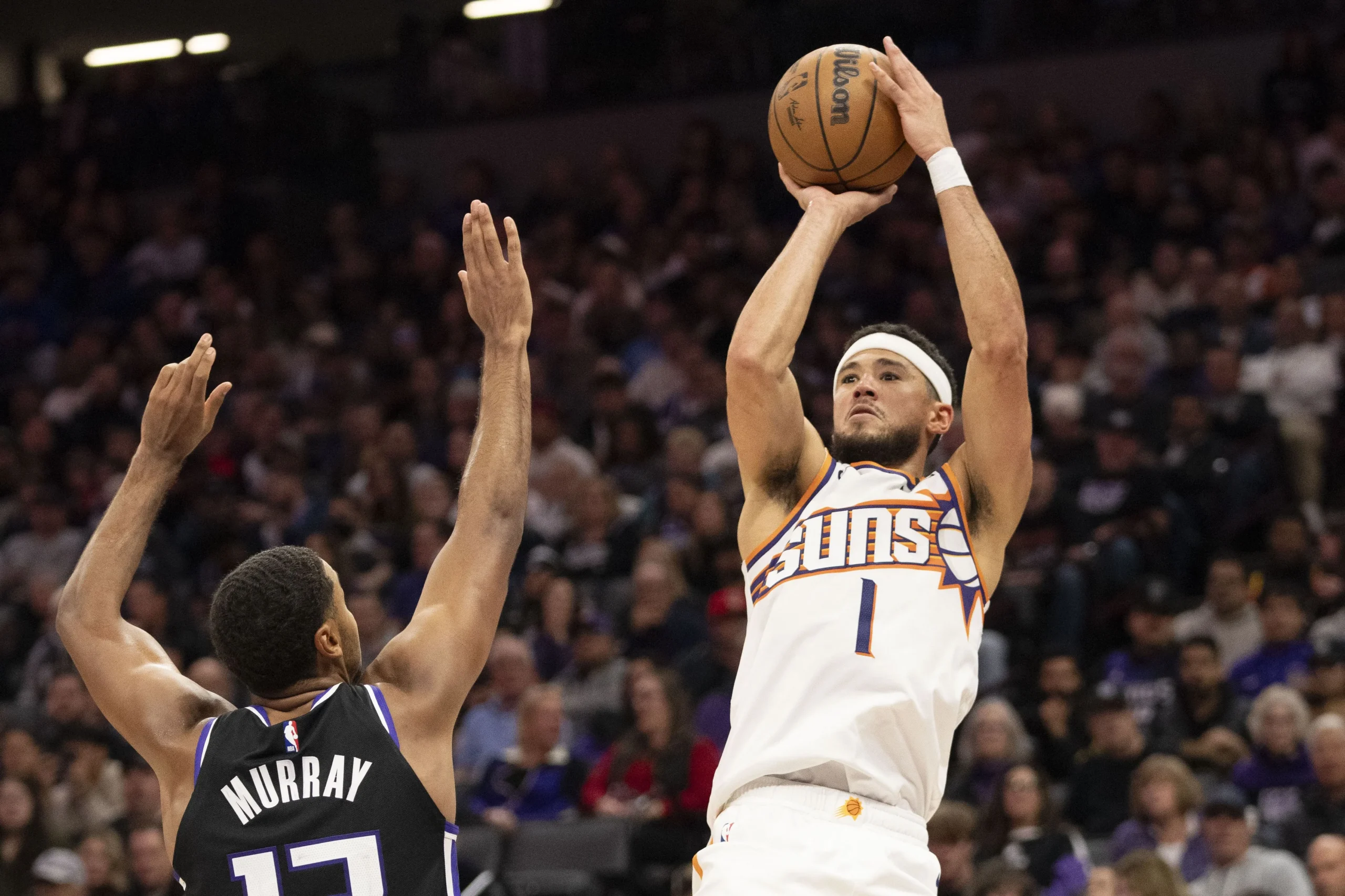 Clash of the Titans: Kings Aim to Dethrone Struggling Suns in Must-Win Showdown