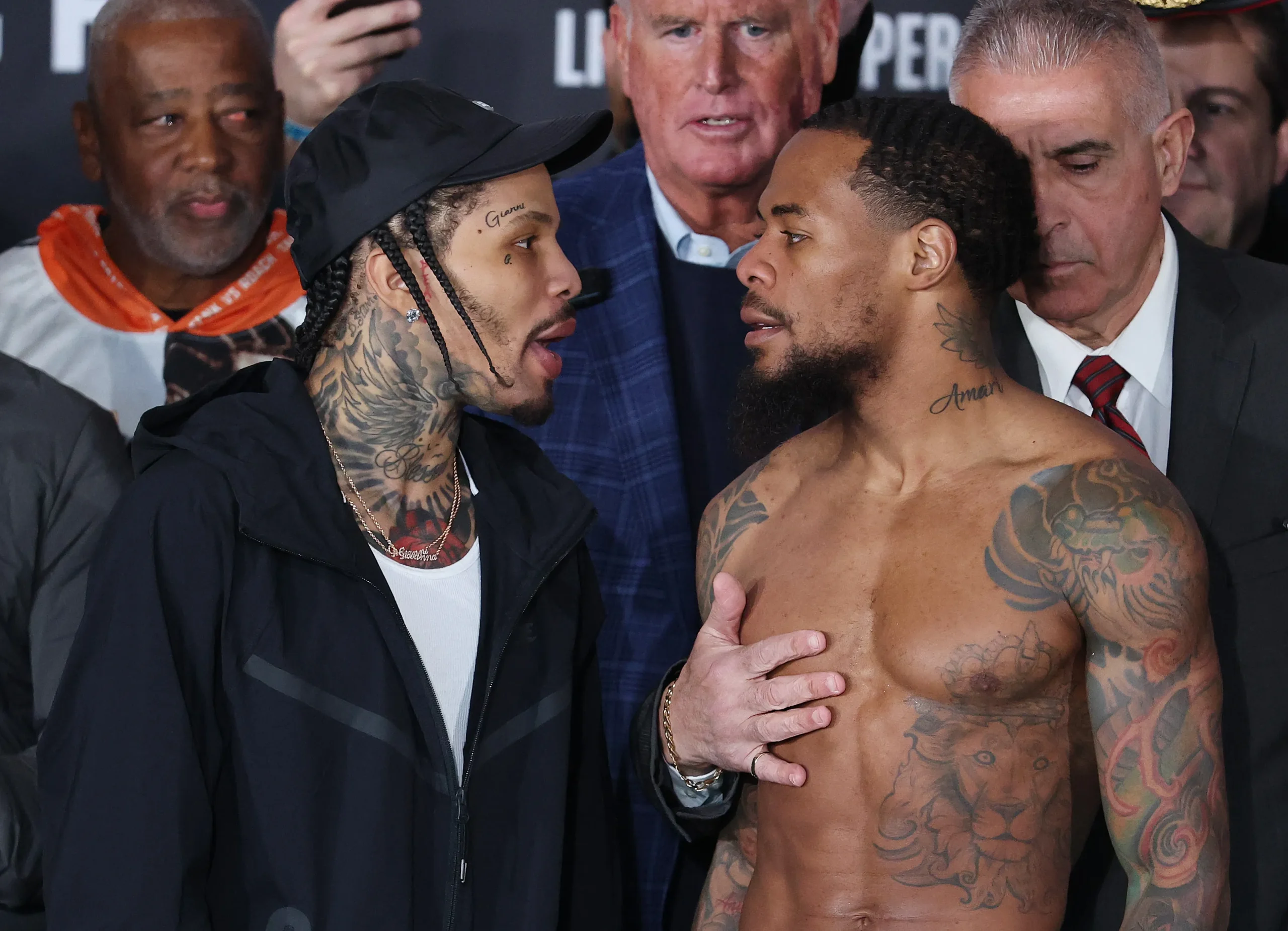 Davis vs Roach: Will 'Tank' Run Out of Gas Against Hungry Challenger?