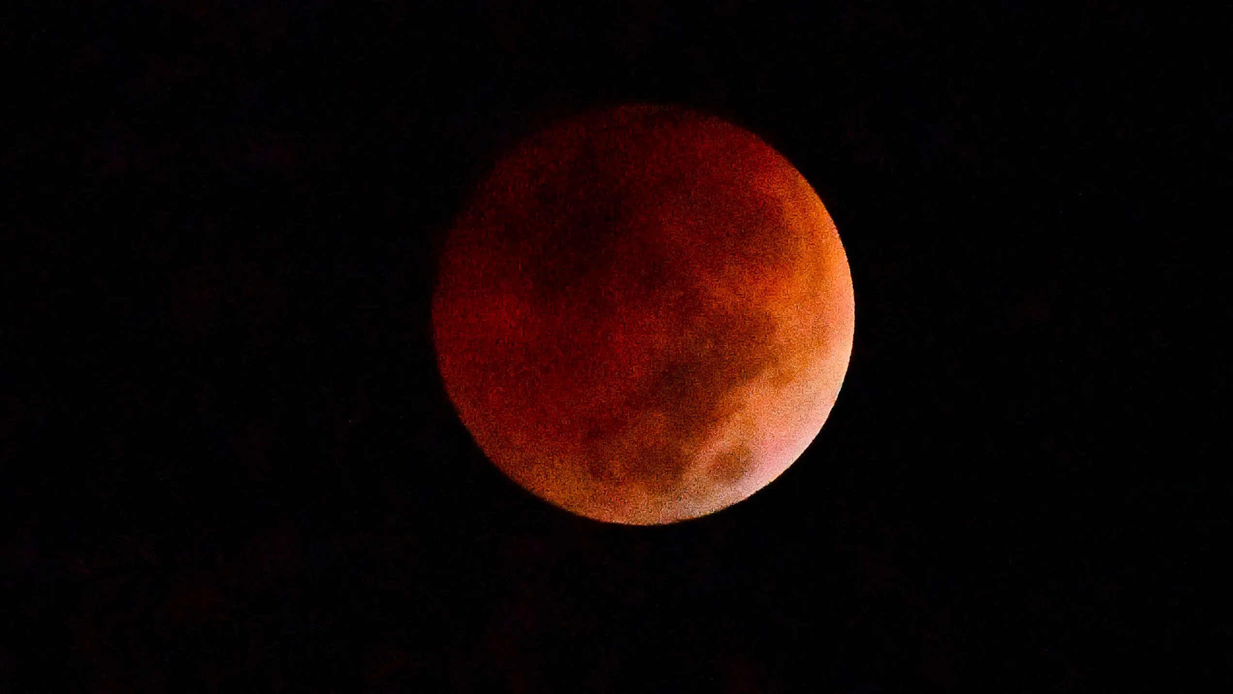 Don't Miss the Blood Moon: When to Catch the Total Lunar Eclipse Tonight!