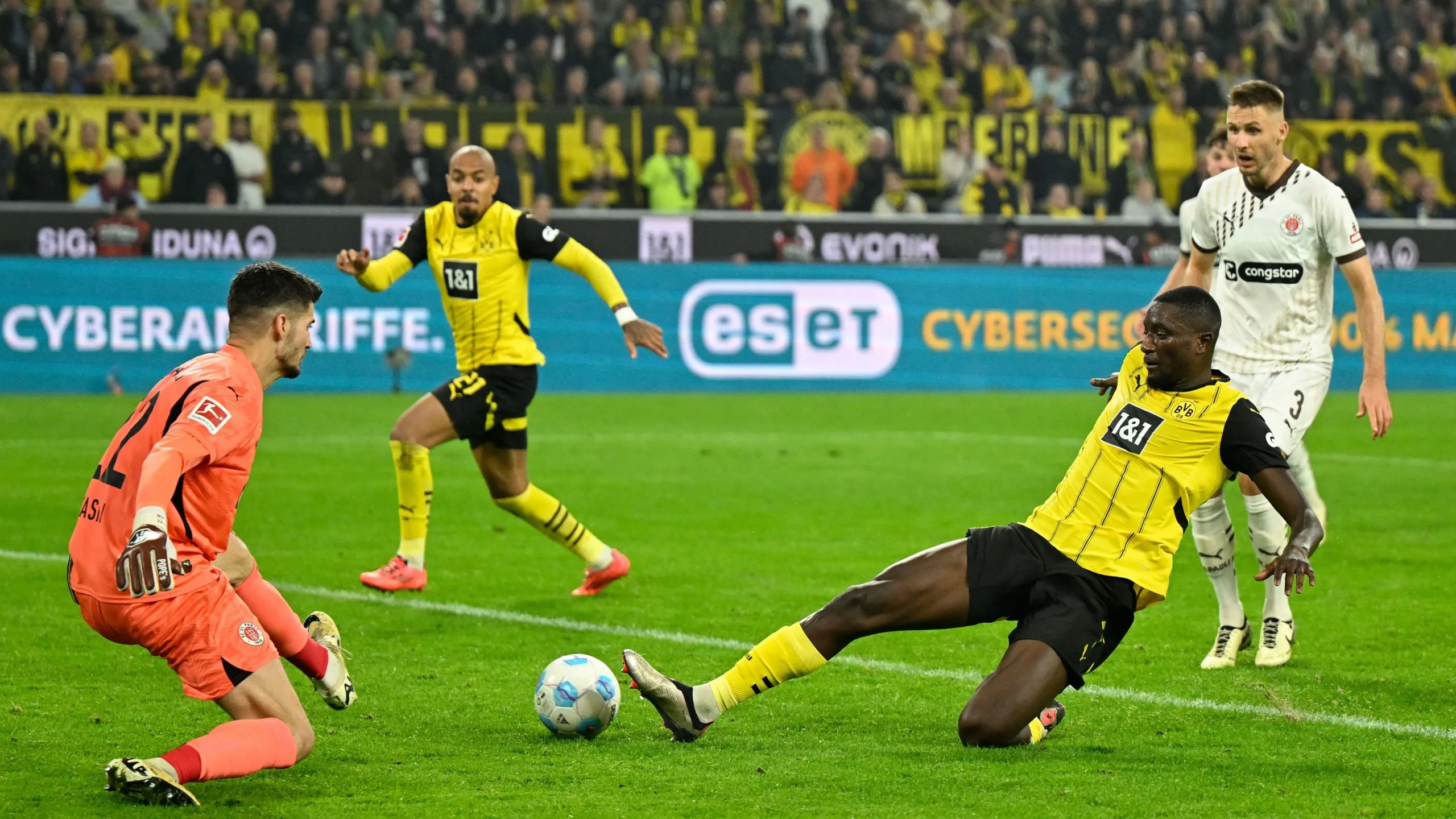 Dortmund Dominates St. Pauli: A Thrilling Clash in the Bundesliga!