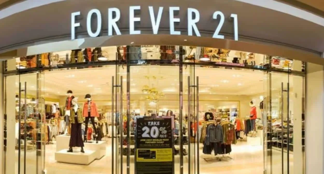 Forever 21's Comeback: What You Need to Know About the Trend Taking Over America!