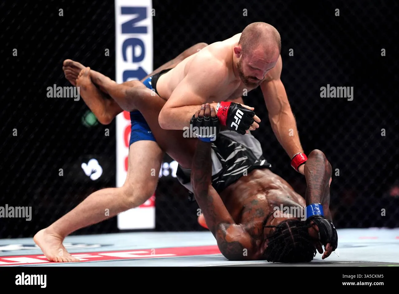 Gunnar Nelson: The Rising Star Shaking Up the MMA World!