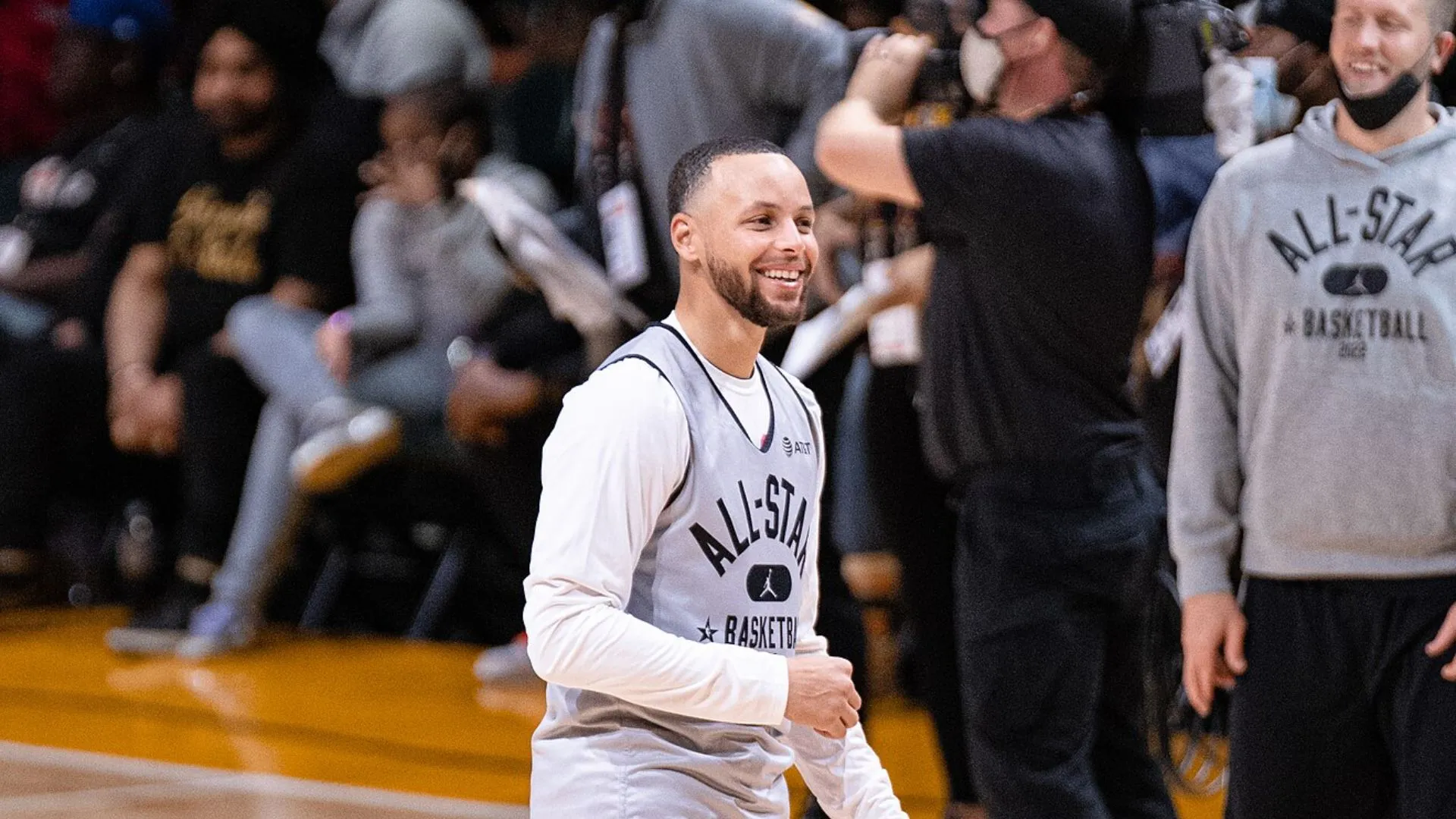 Knicks Aim for Fourth Straight Win Against Warriors in Epic Showdown!