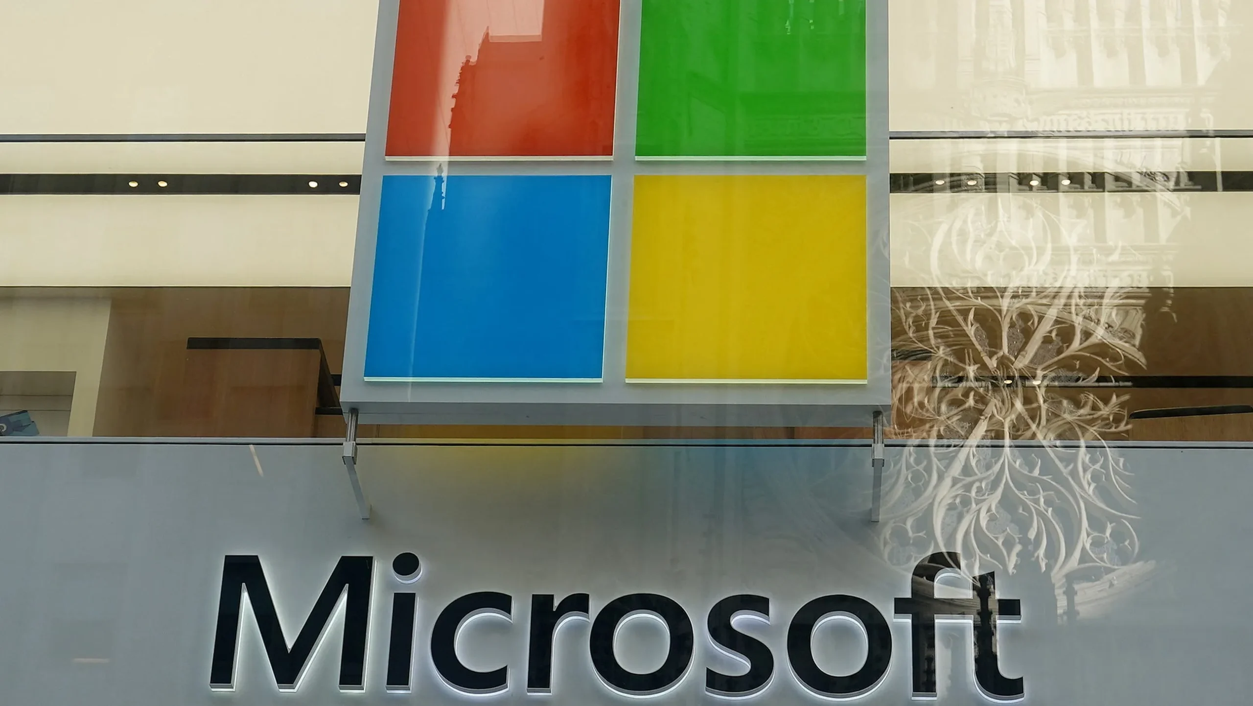 Microsoft Outlook Outage Leaves Users in the Dark: What You Need to Know