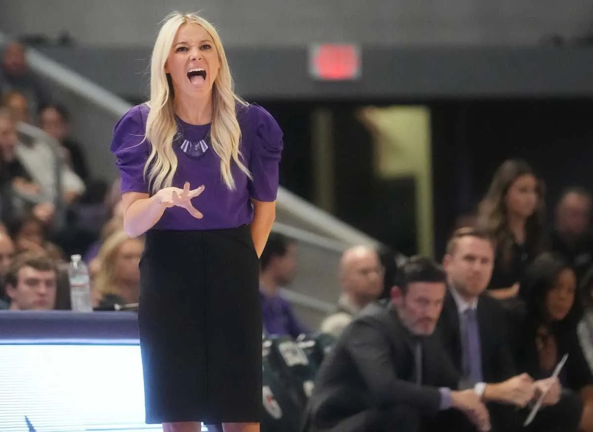 Molly Miller: The Grand Canyon Coach Captivating the Nation!