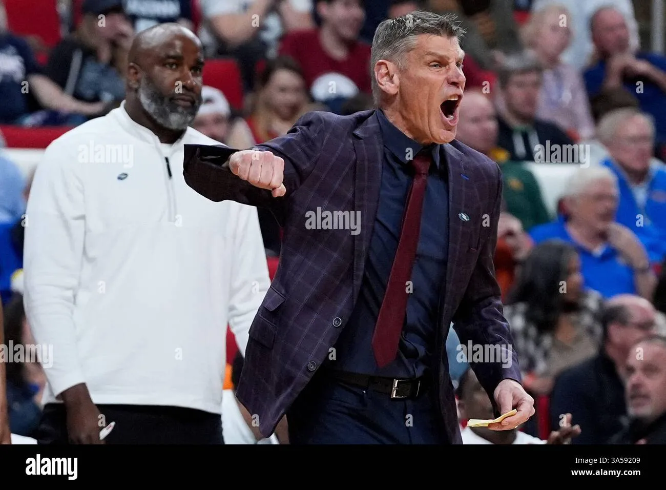 Porter Moser: The Coaching Sensation Taking the NCAA by Storm!