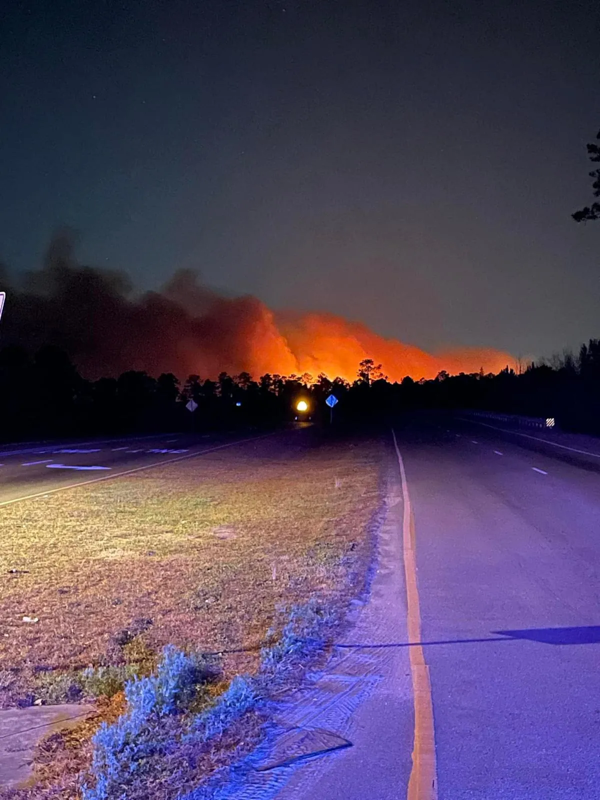 South Carolina Wildfires Rage On: Evacuations and Emergency Alerts Issued