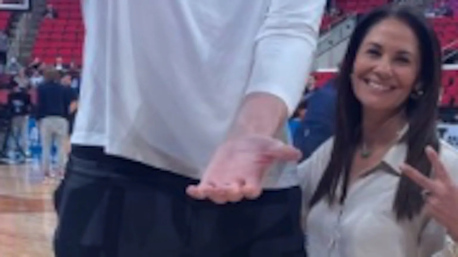 Tracy Wolfson's Viral Moment with 7'9'' Basketball Sensation Shocks Fans!