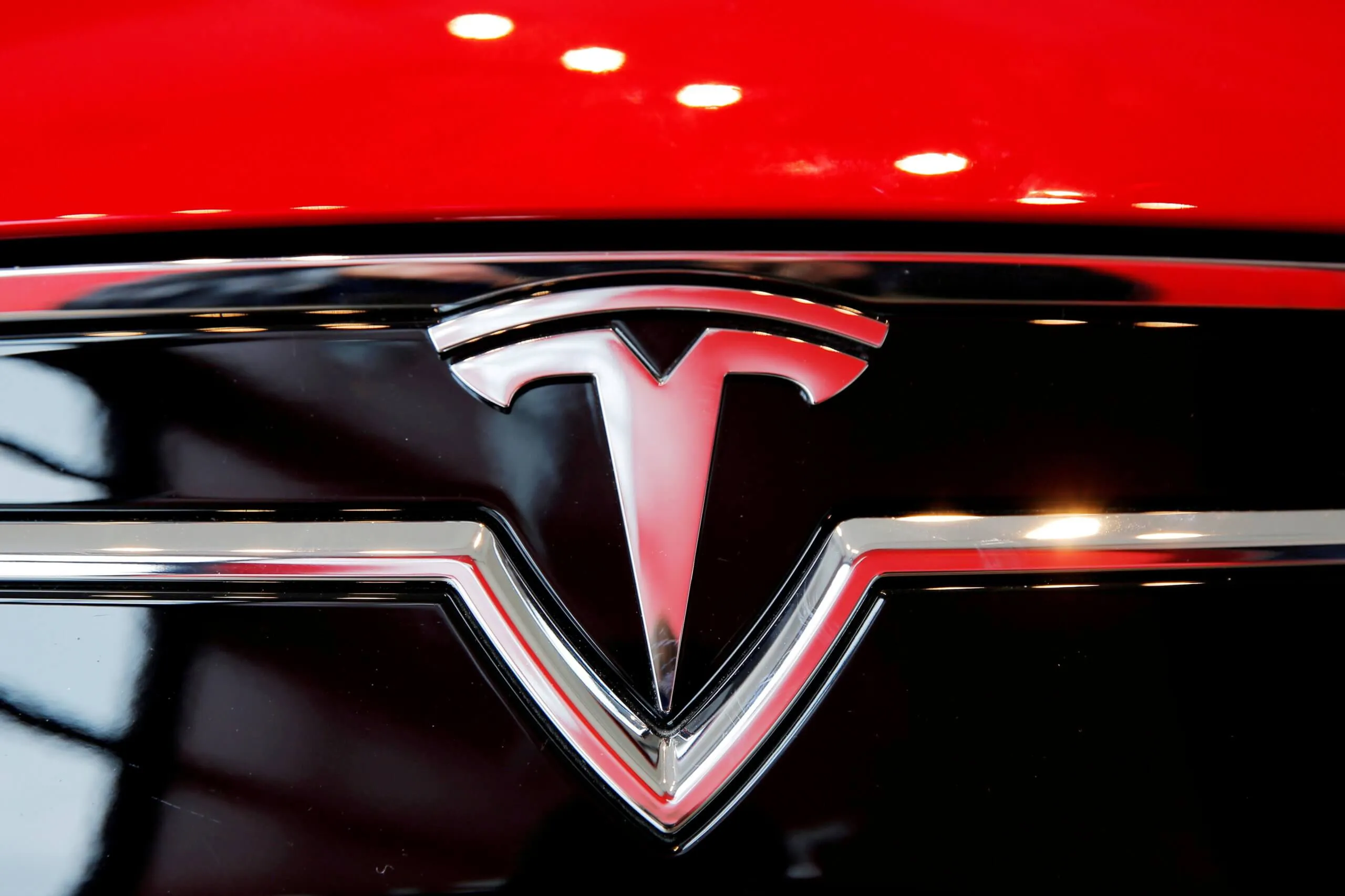 Unleashing the Beast: Tesla Model S Plaid Sets New Speed Records!