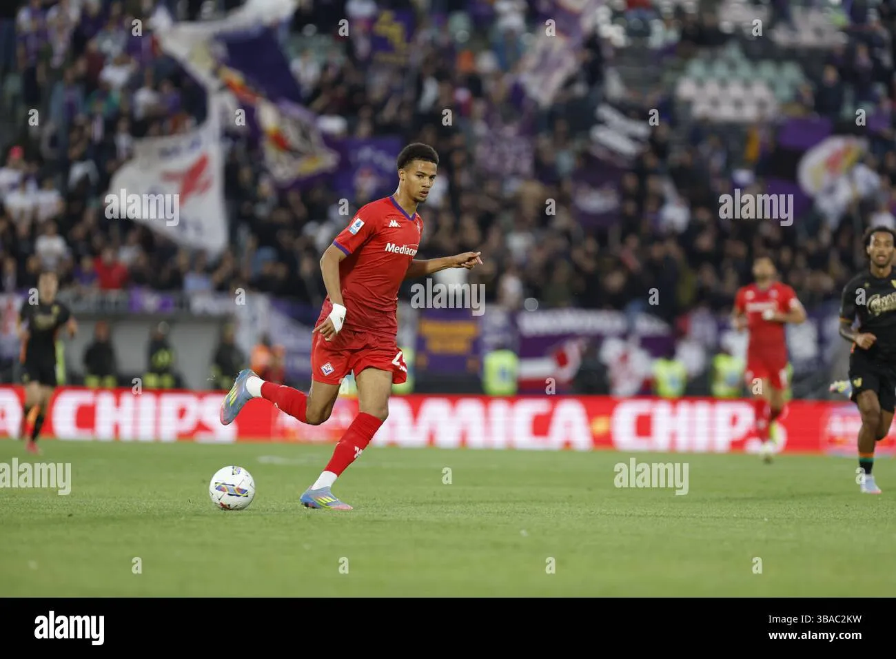 Clash of Titans: Venezia vs Fiorentina - Who Will Prevail?